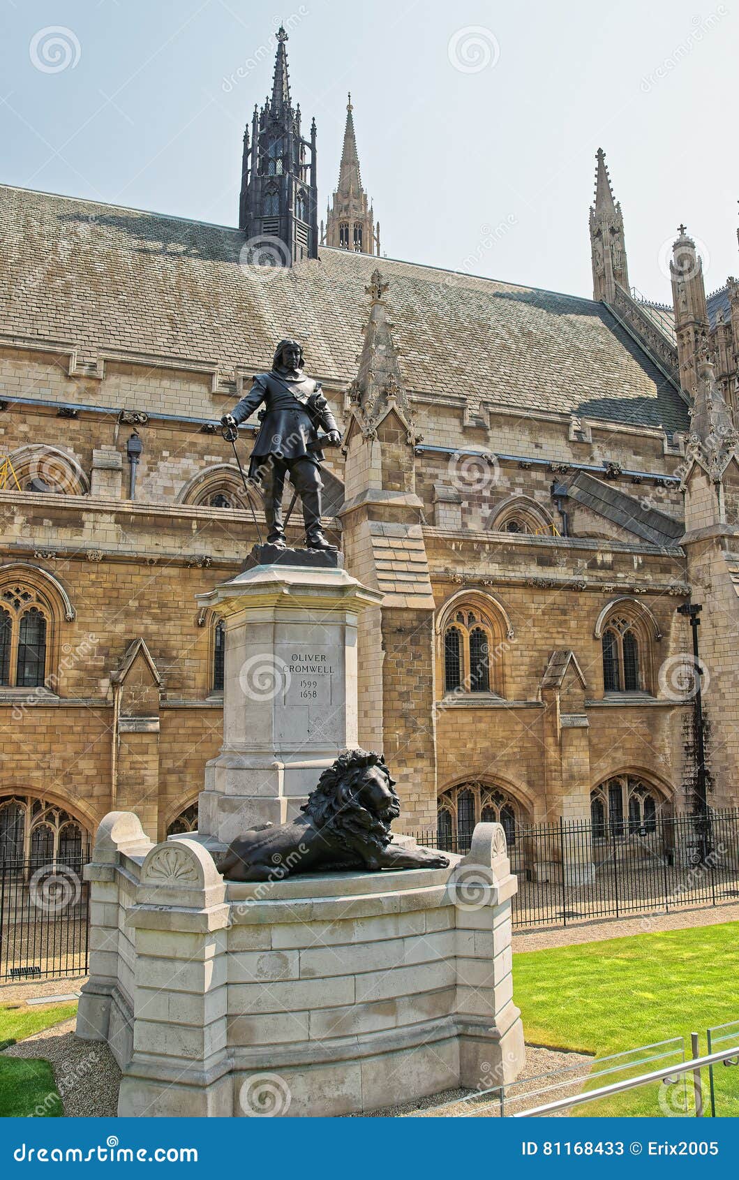 Monumento De Oliver Cromwell En El Palacio Exterior De Westminster En Londres Imagen De Archivo Imagen De Escultura Viejo