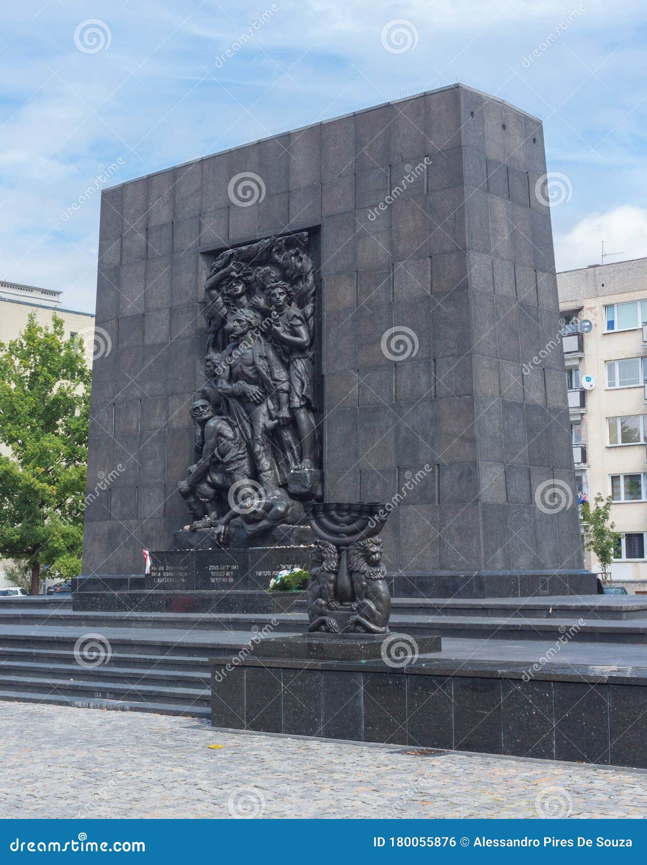 Monumento Agli Eroi E Martiri Del 14 Agosto 1480 Monumento Dedicato Agli Eroi Del Ghetto a Varsavia, Polonia Fotografia