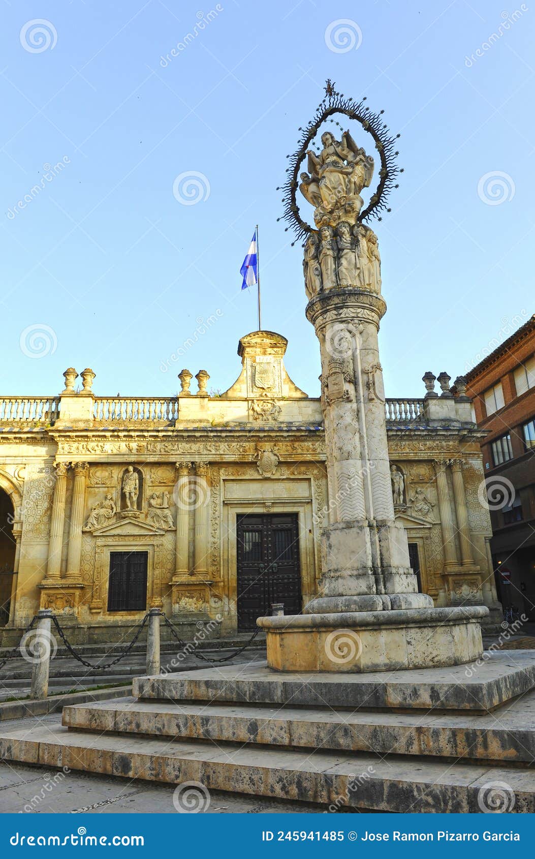 monumento a la asunciÃÂ³n, ayuntamiento viejo, cabildo de jerez de la frontera, espaÃÂ±a