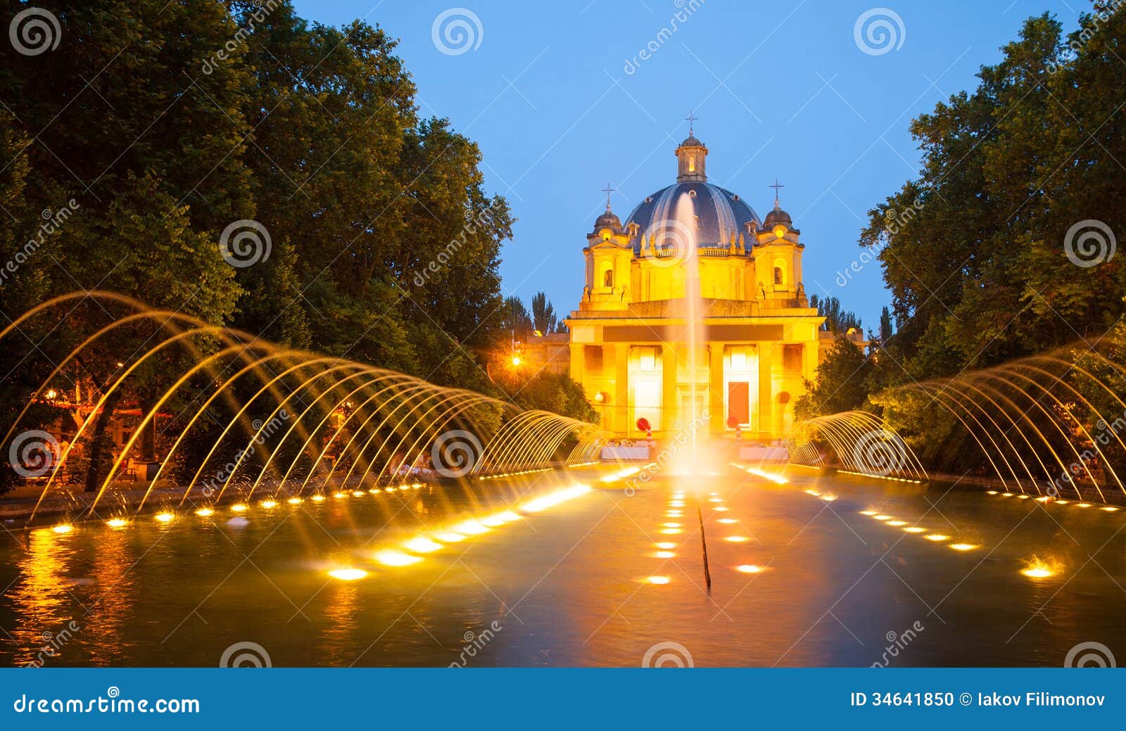 monumento a los caidos in evening. pamplona