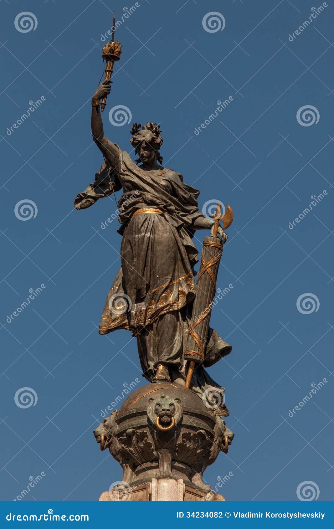 Monumento a Los Héroes De La Independencia Del 10 De Agosto De 1809 Foto de  archivo - Imagen de capital, famoso: 34234082