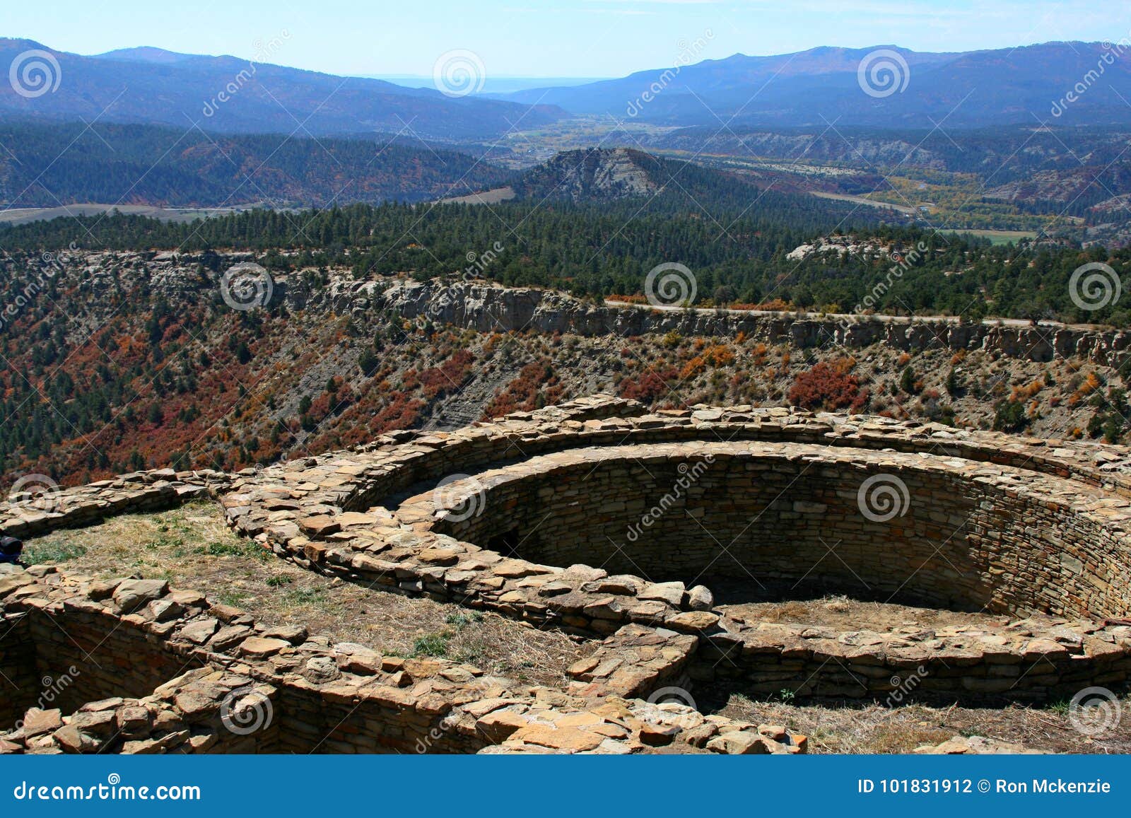 Monumento nacional de la roca de la chimenea situado entre Pagosa Springs y Durango, Colorado