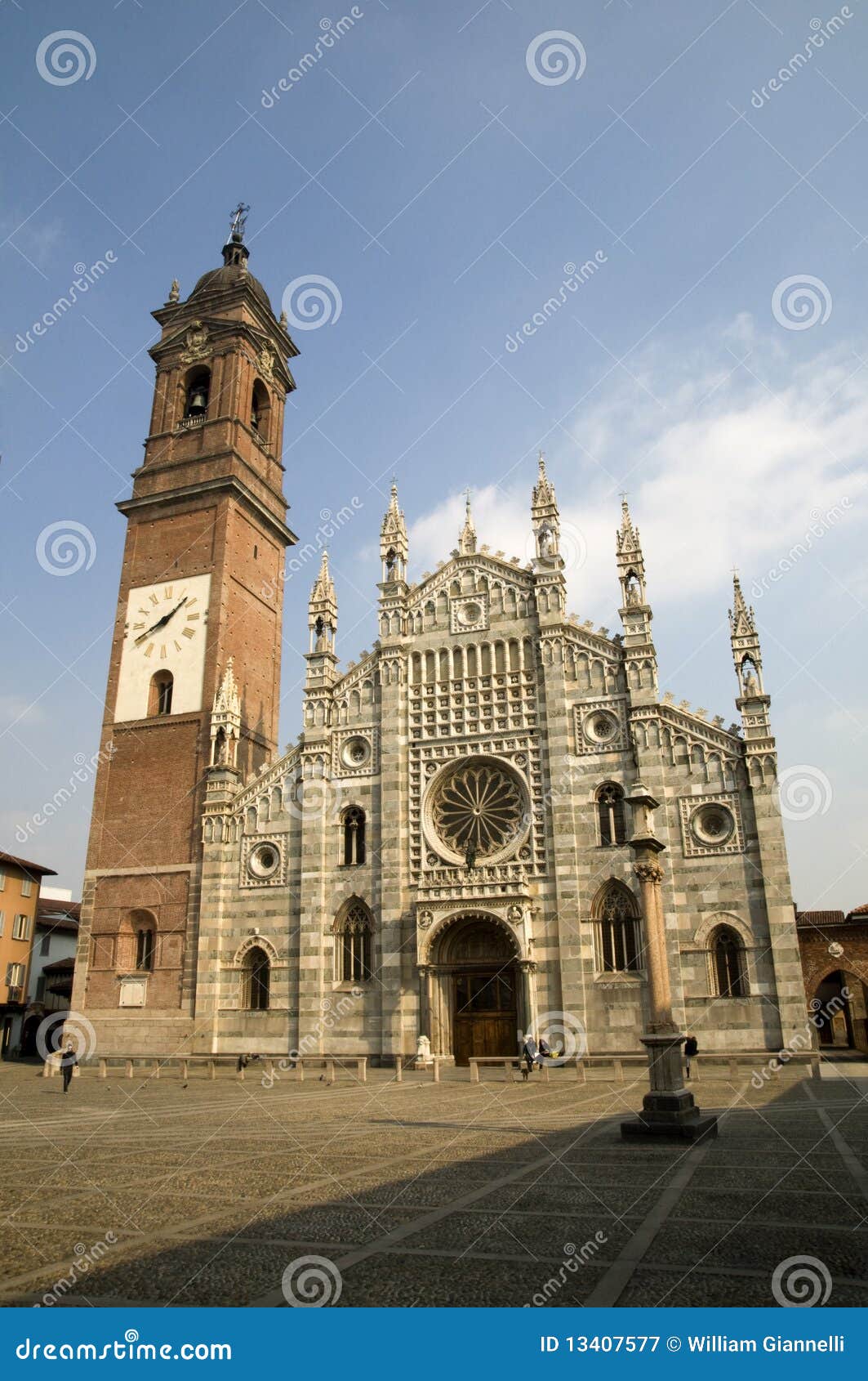 Monza-Kathedrale, ist die Hauptkirche der Stadt und wird San Giovanni Battista eingesetzt. Sie wurde zwischen dem XIV und dem Jahrhundert XVII aufgebaut.