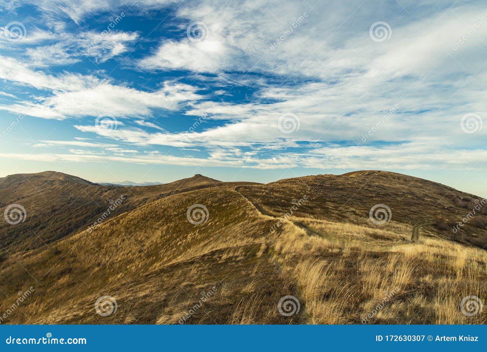Moody Weather Time Landscape Highland Mountain Ridge Scenic View Cloudy