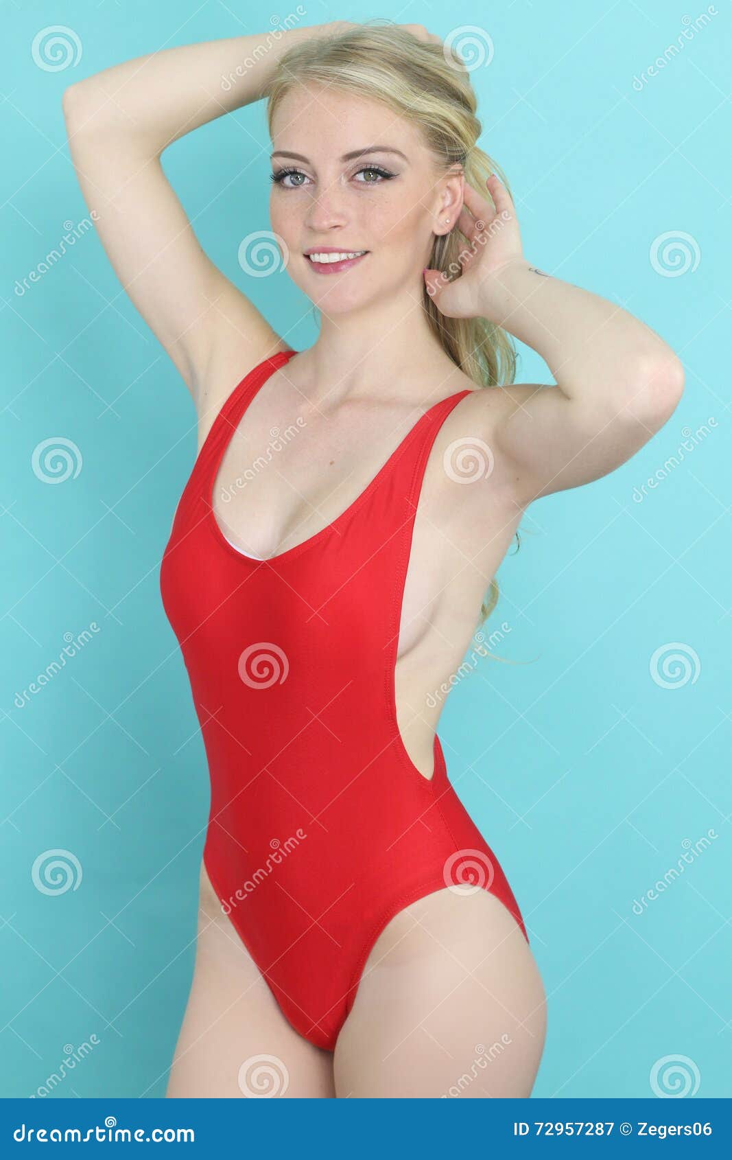 Dag Systematisch Pebish Mooi Meisje Die Een Rode Monokini Dragen Stock Afbeelding - Image of vrouw, blond: 72957287 Dag Systematisch Pebish Mooi Meisje Die Een Rode Monokini Dragen Stock Afbeelding - Image of vrouw, blond: 72957287