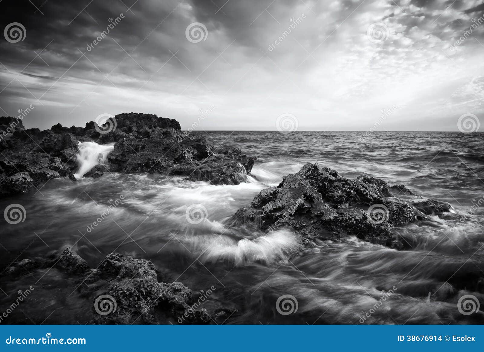 Mooi Met Golven. Zwart-wit. Foto Image of horizon, schoonheid: 38676914