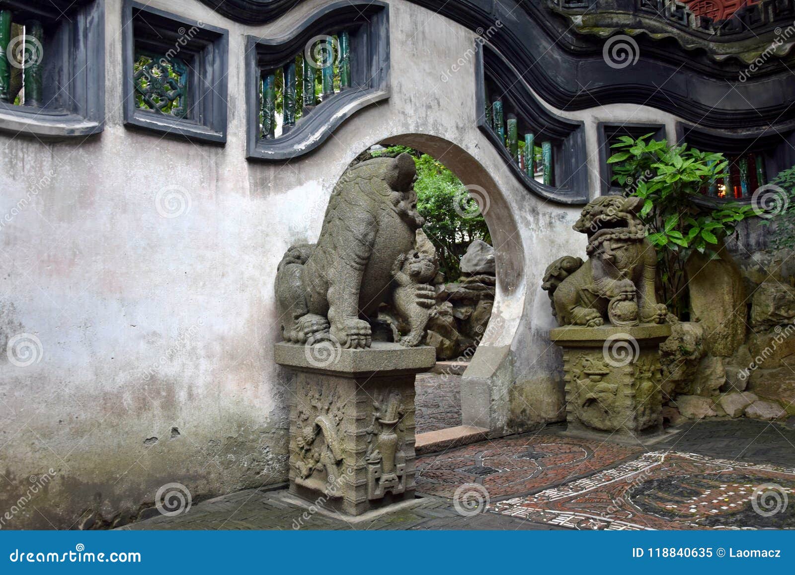 Inside The Yu Garden In Shanghai Stock Image Image Of Building