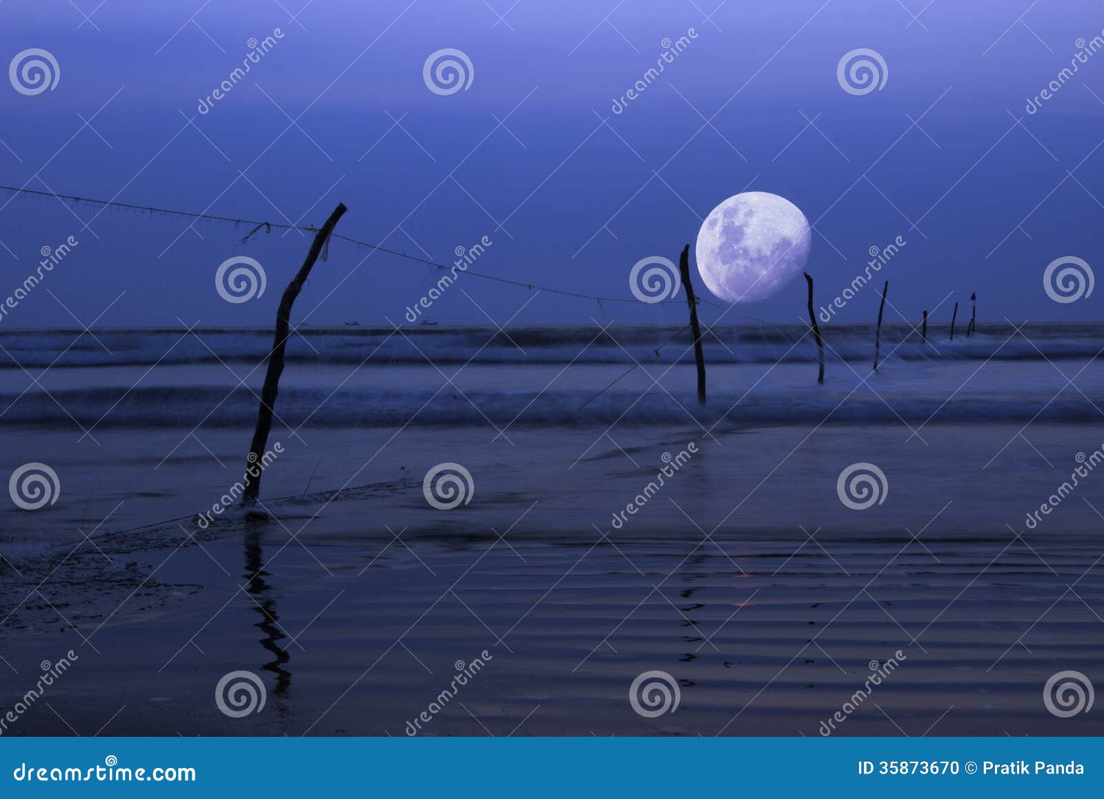 500 Moon Over Ocean Night Scene Photos Free Royalty Free Stock Photos From Dreamstime 500 Moon Over Ocean Night Scene Photos Free Royalty Free Stock Photos From Dreamstime