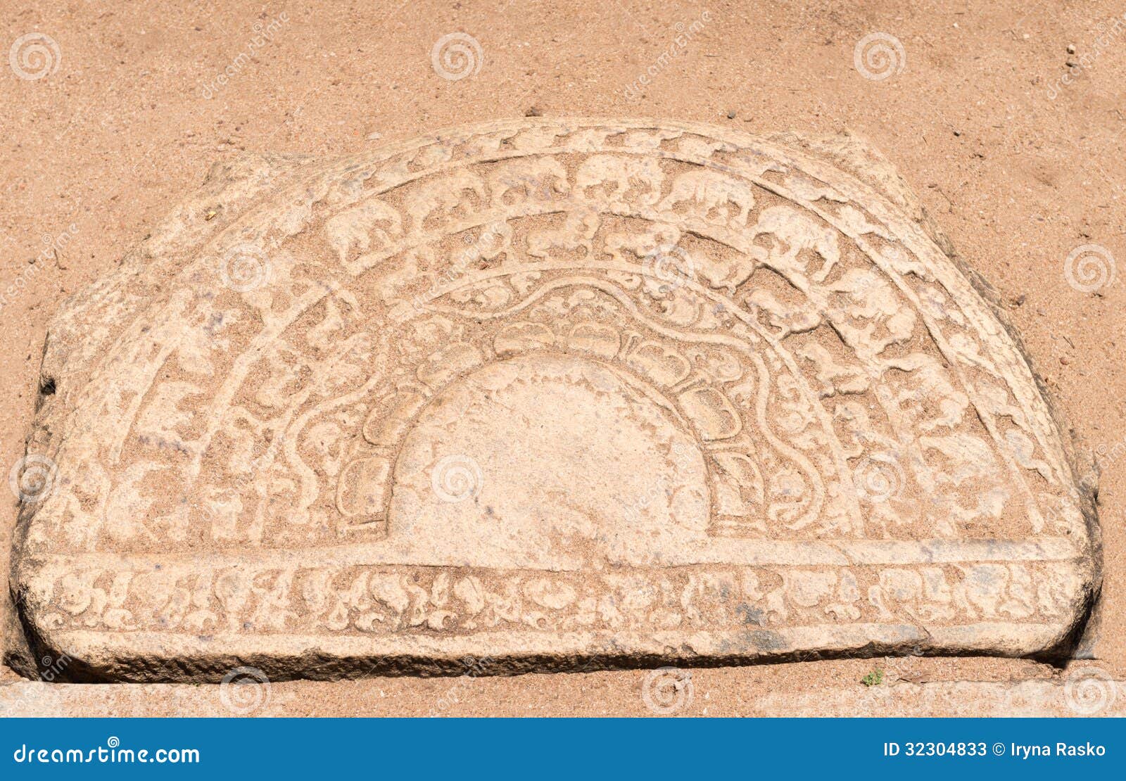 moon stone unique feature of sri lanka architecture
