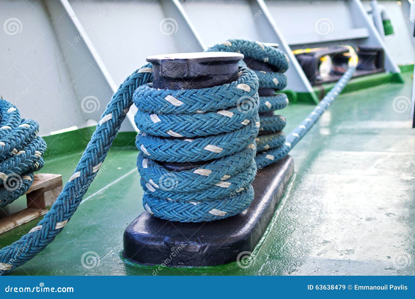 mooring bollard