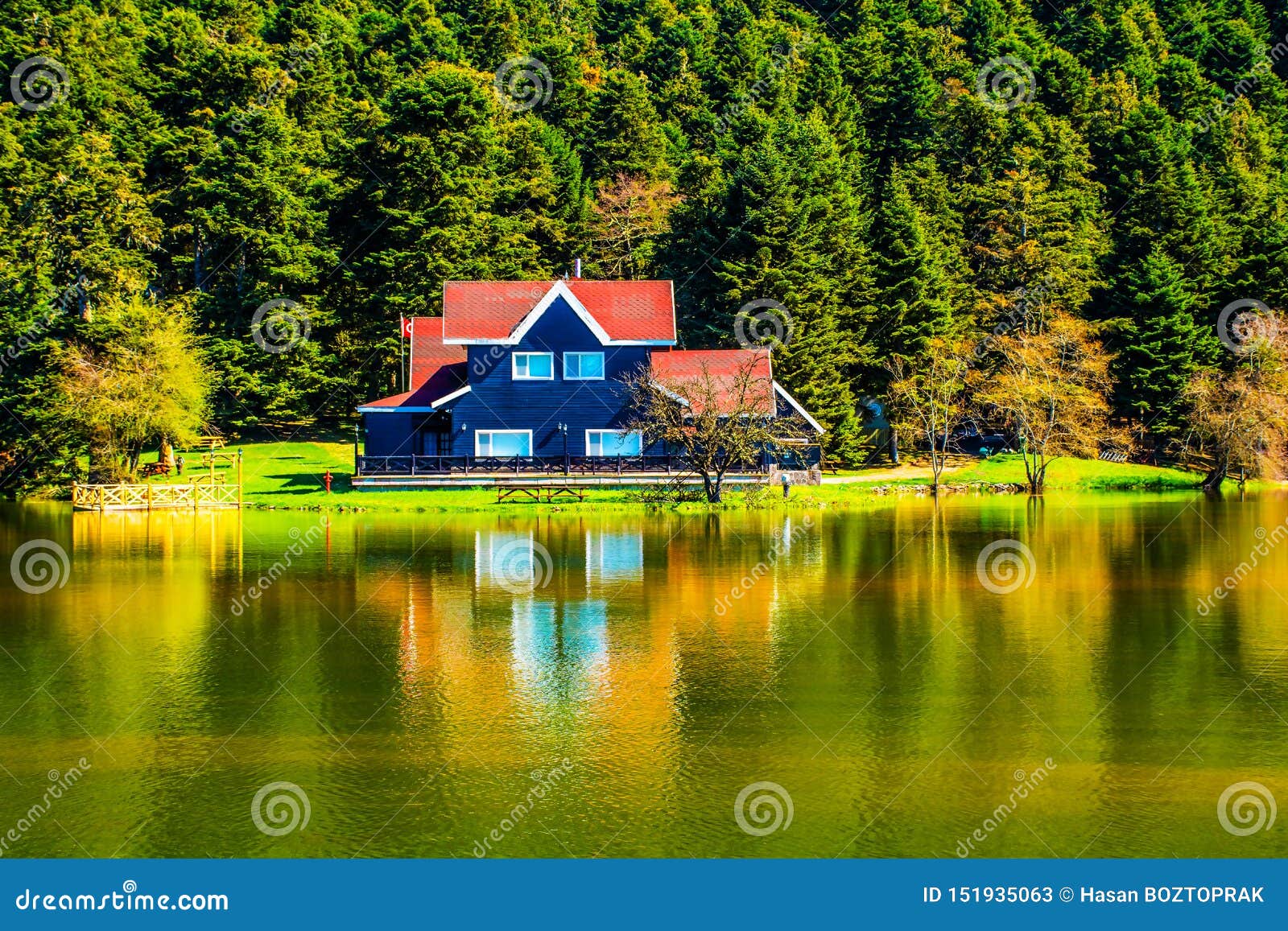 Moradia de lago em Bolu Gölcük. Moradia de lago na casa de Bolu Gölcük