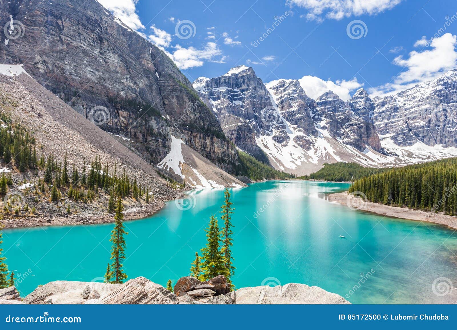 moraine lake in banff national park, canadian rockies, canada.