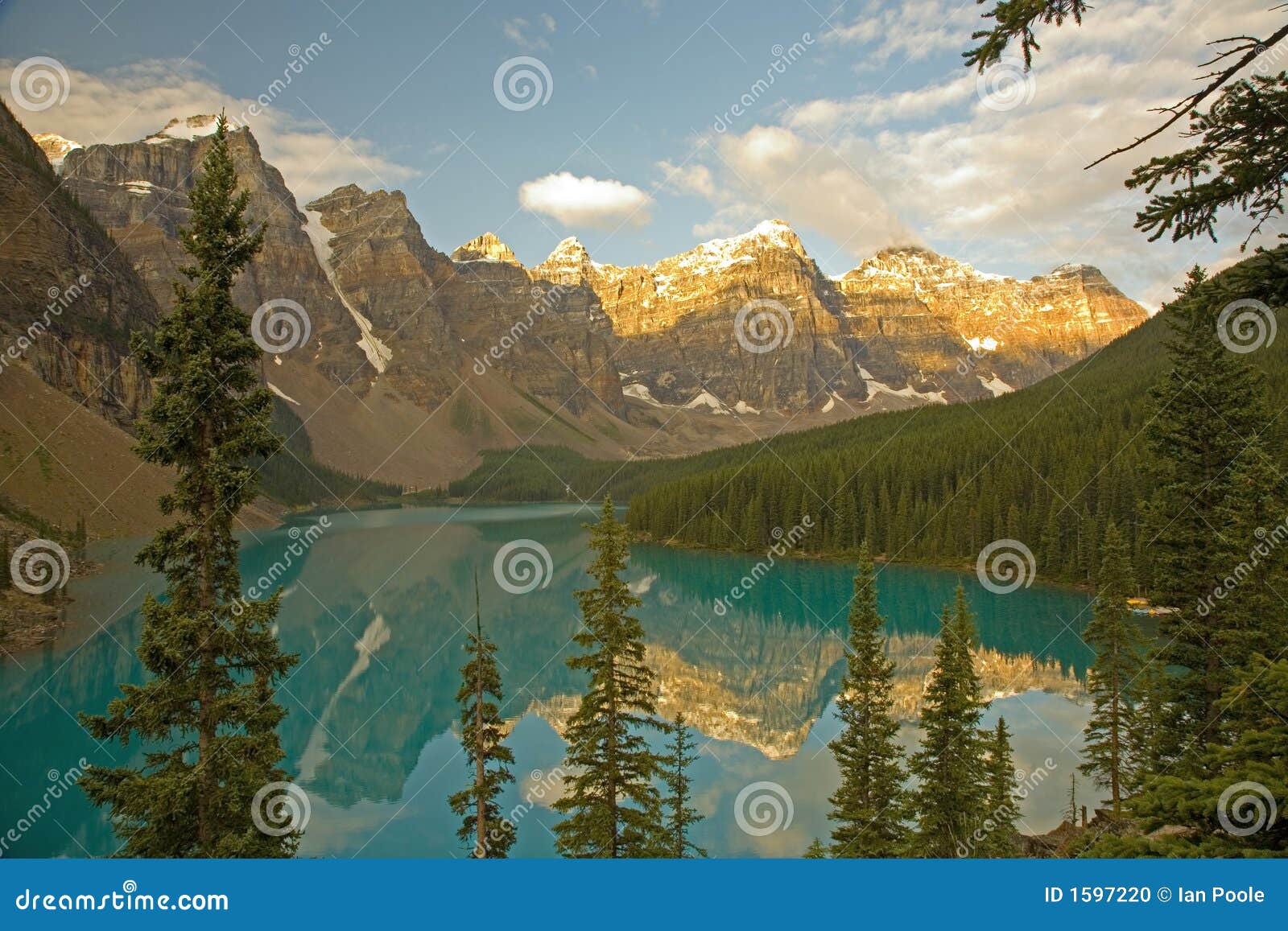 moraine lake in the canadian rockies