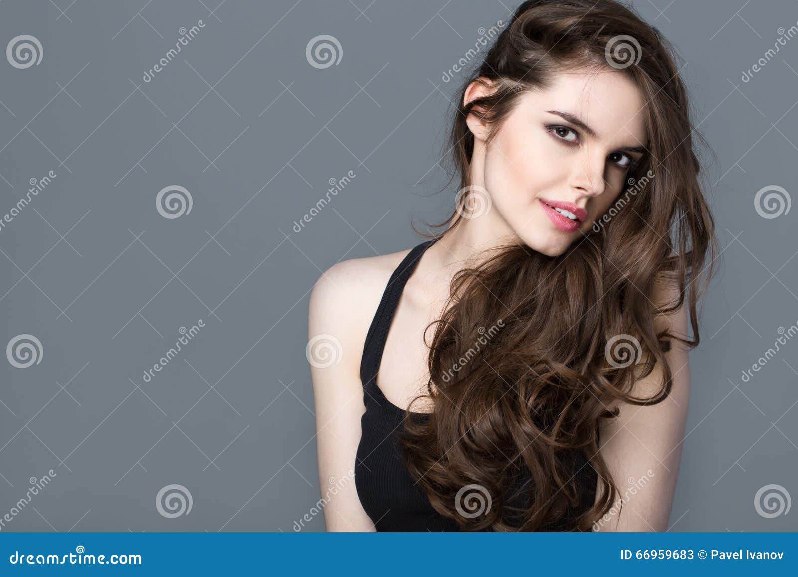 Cabelo bonito, mulher, pele natural, cabelo ondulado, saudável, beleza,  penteado