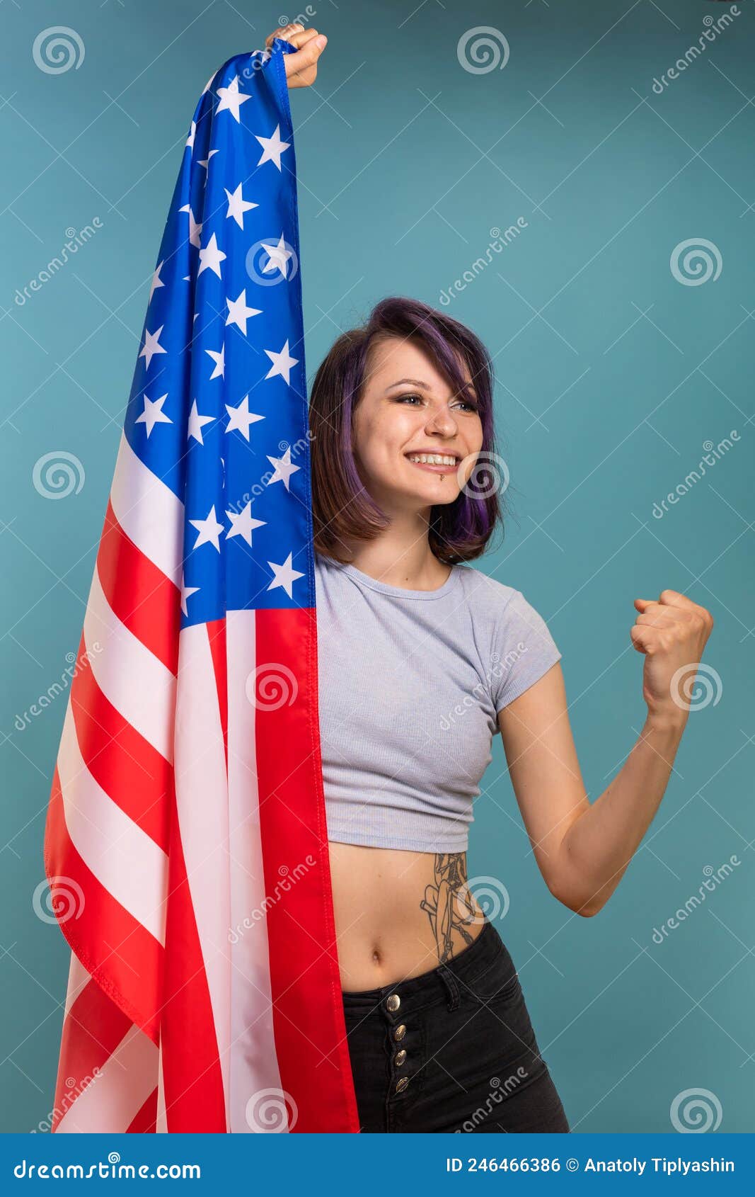 Morena Mujer Con Estrellas Americanas Rayas Bandera De Estados Unidos Foto de archivo Imagen de democracia, morena: 246466386