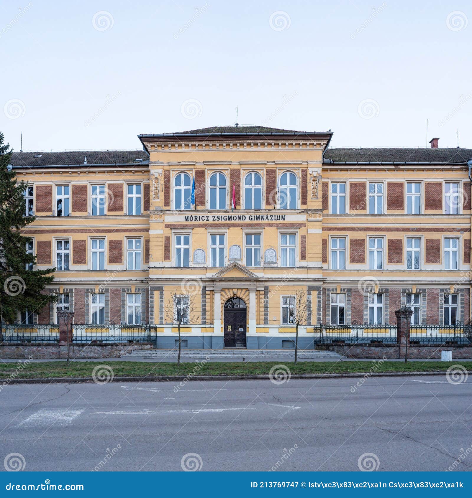 moricz zsigmond high school in kisujszallas