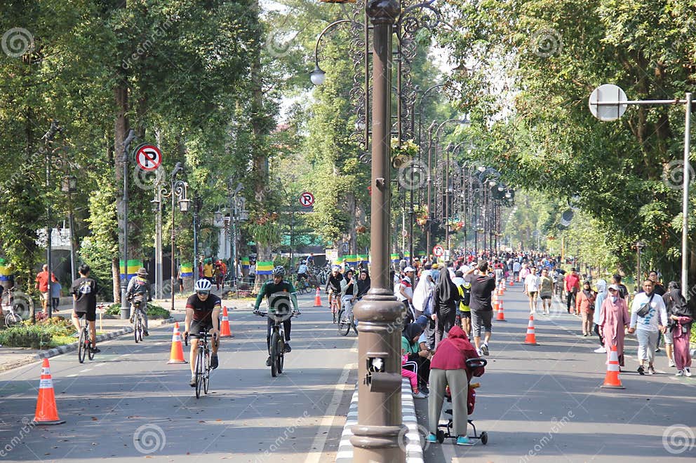 The Morning Atmosphere in the Dago Car Free Day Area You Can See The Morning Atmosphere in the Dago Car Free Day Area You Can See