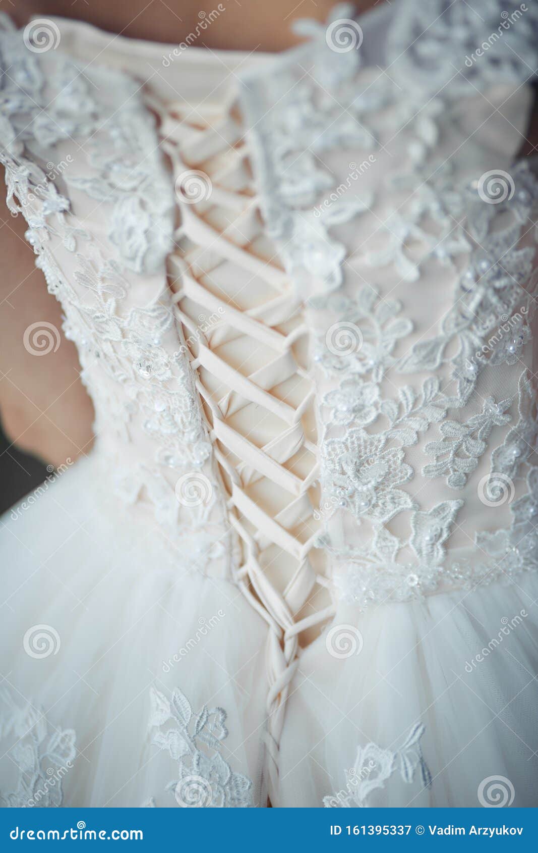 How to do a corset wedding dress up