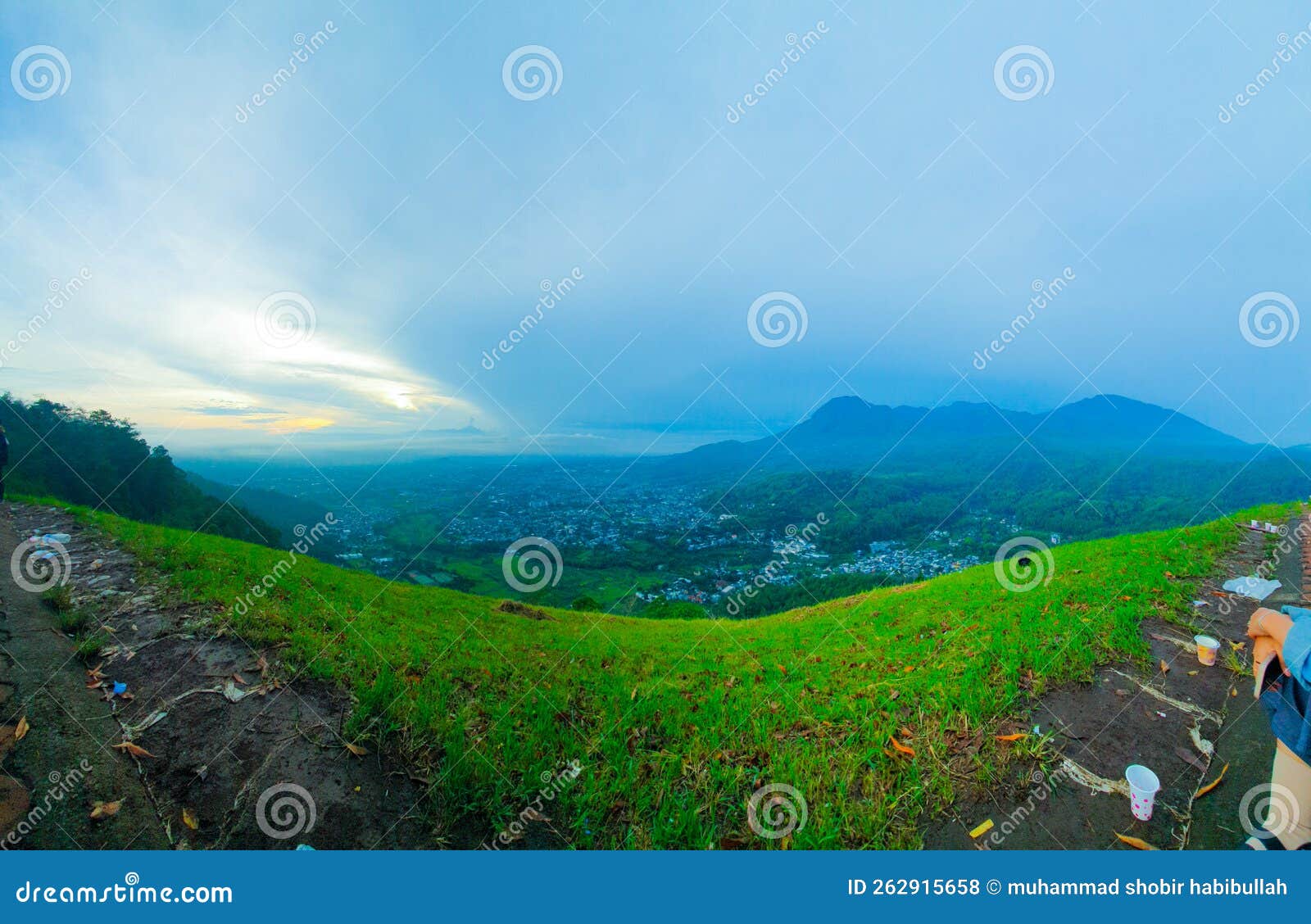 Morning Vibes Paralayang Malang Watch the Sunrise in Top of the Hill ...