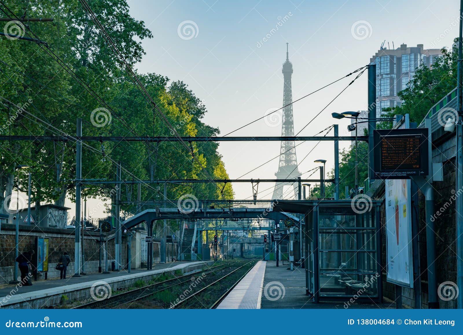 tour eiffel station