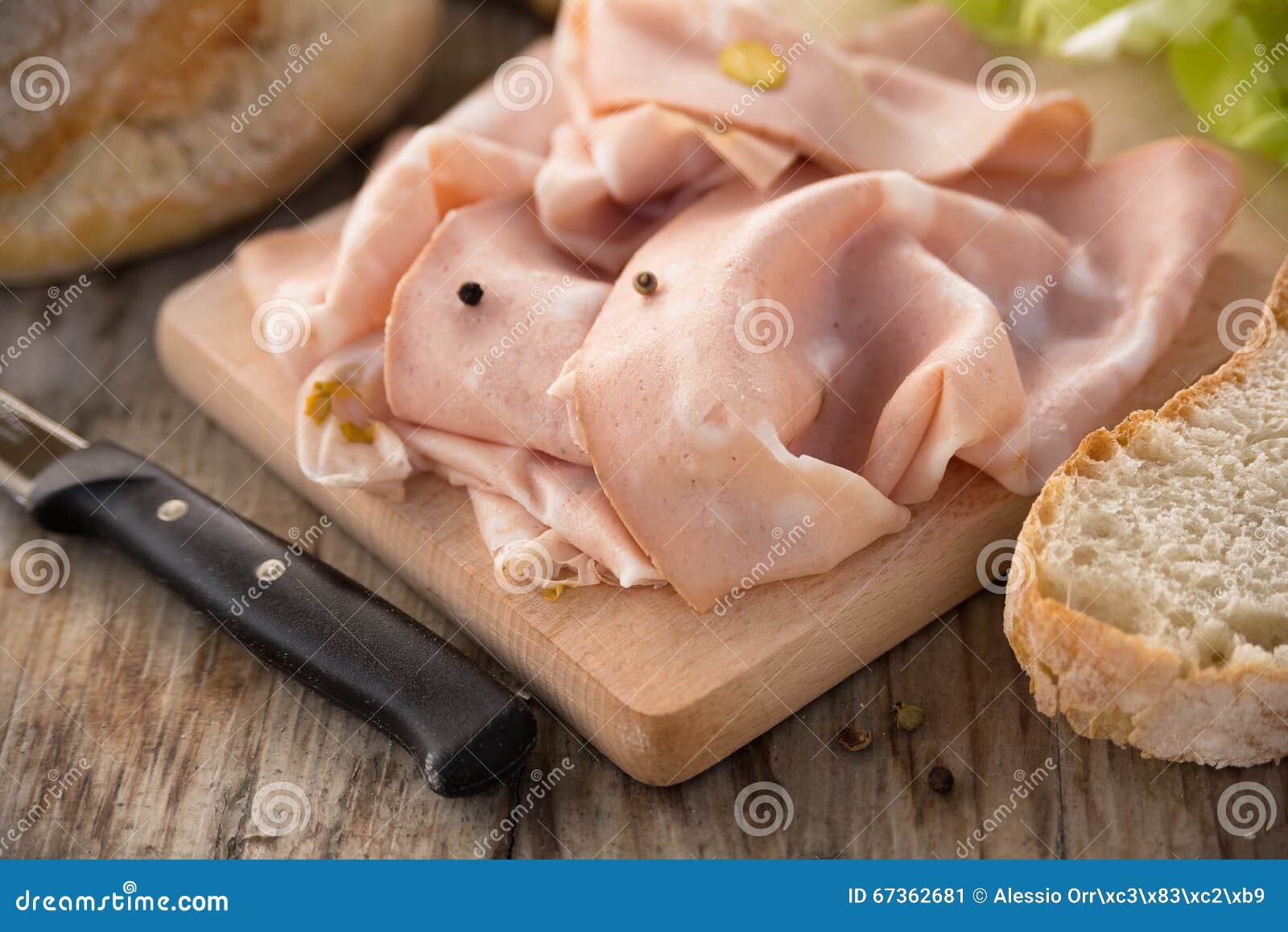 Mortadella, Italienische Salami Stockbild Bild von italienisch