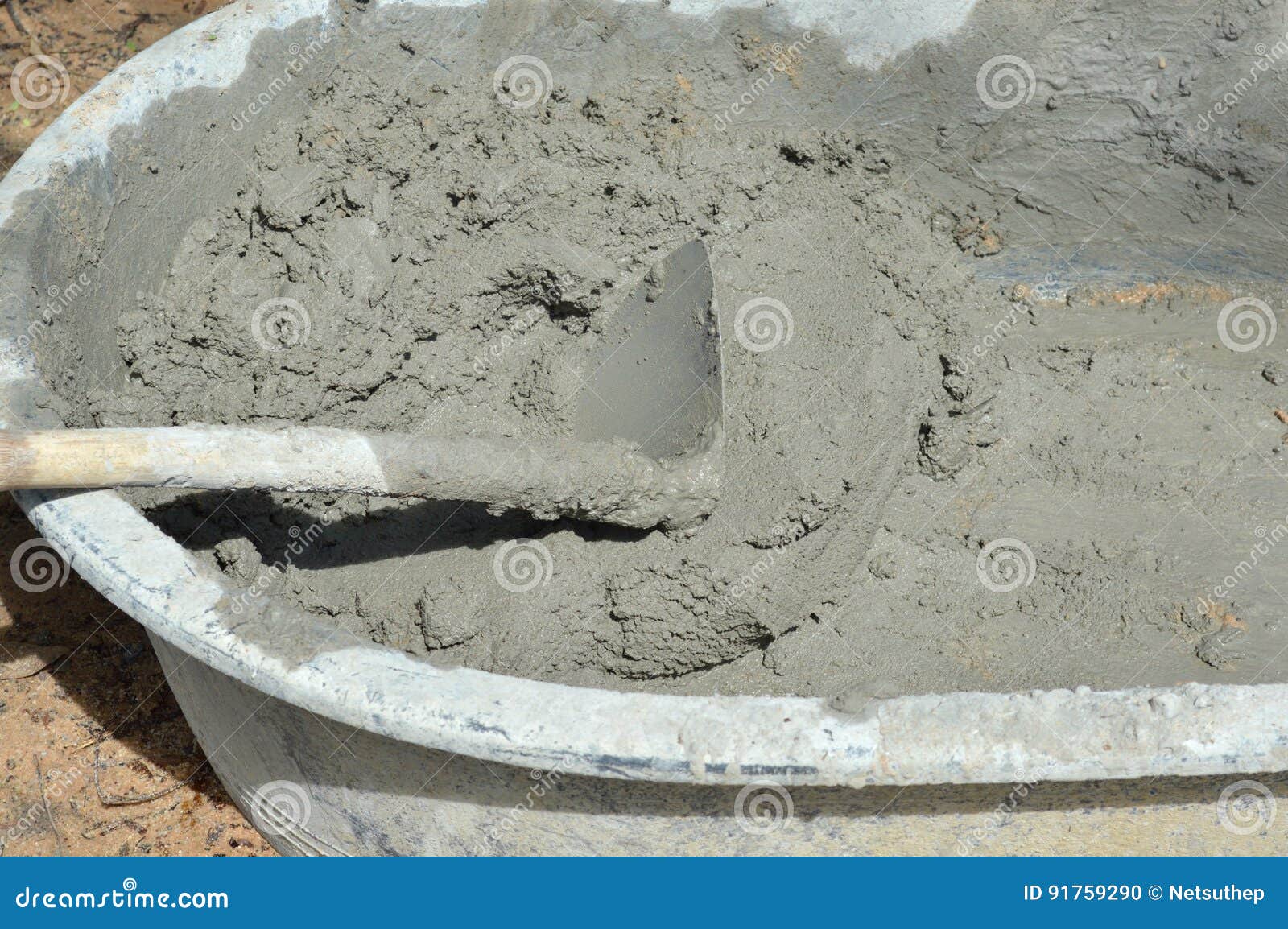 håndflade eksegese for mig Mortar mixing tray stock photo. Image of mixed, homemade - 91759290