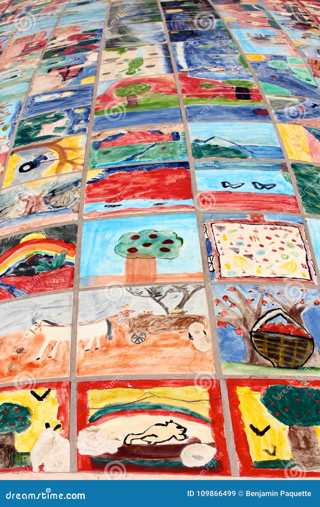 Mosaikfliesen Gemalt Von Den Kindern Stockbild Bild Von Farbe Markt 109866499