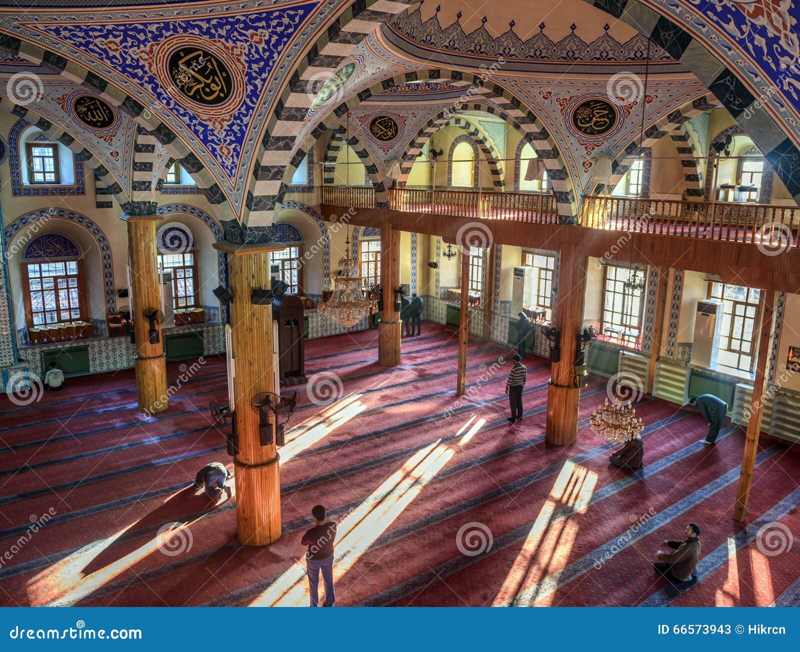 Moschea Di Kapu In Konya, Turchia Fotografia Stock Editoriale - Immagine di people, altar: 66573943