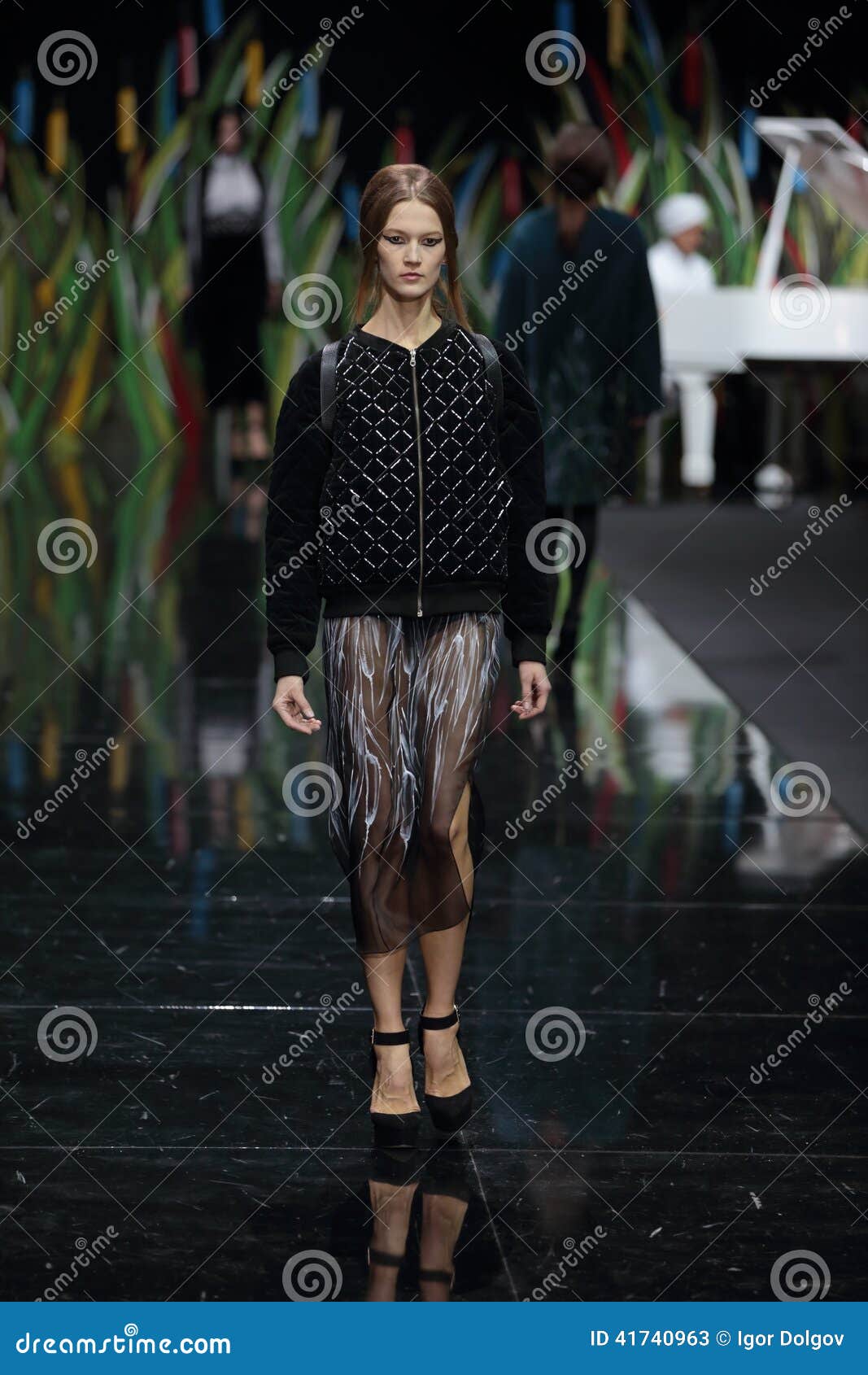 Moscow Fashion Week editorial stock photo. Image of parade - 41740963