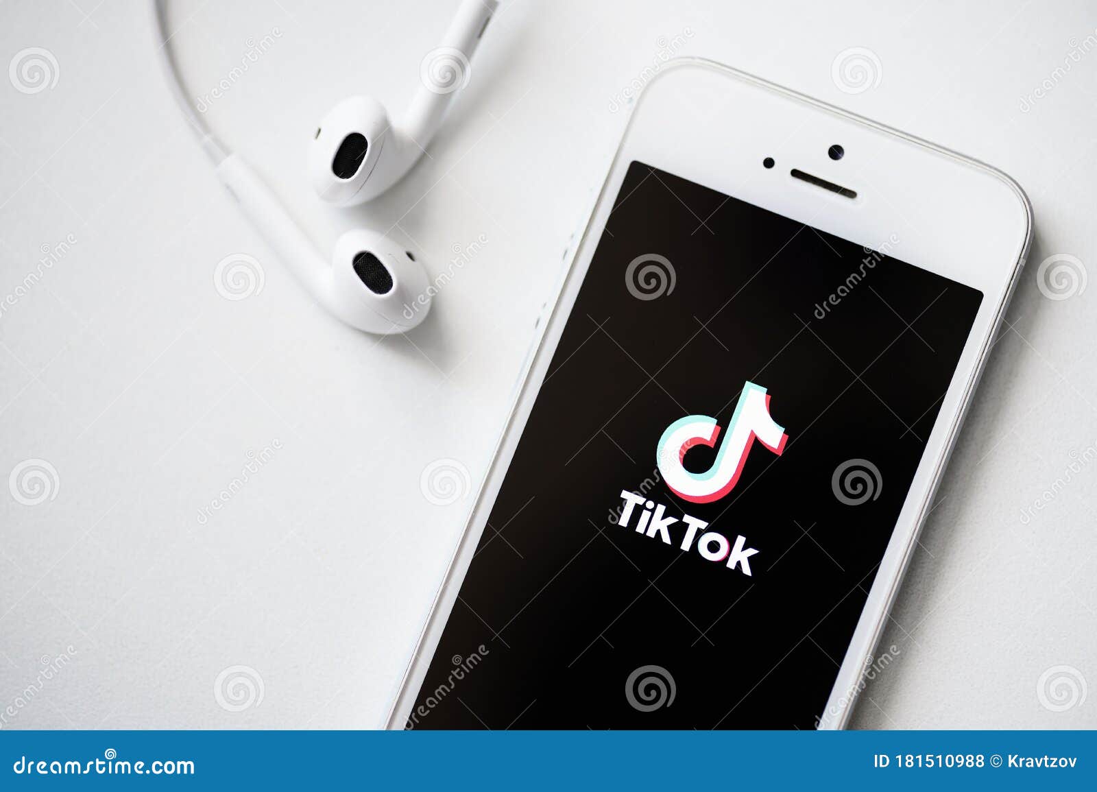 37 Best Pictures Tiktok App Icon Black And White - Tik Tok New Features in 2020 | Logo sticker, Snapchat logo ...