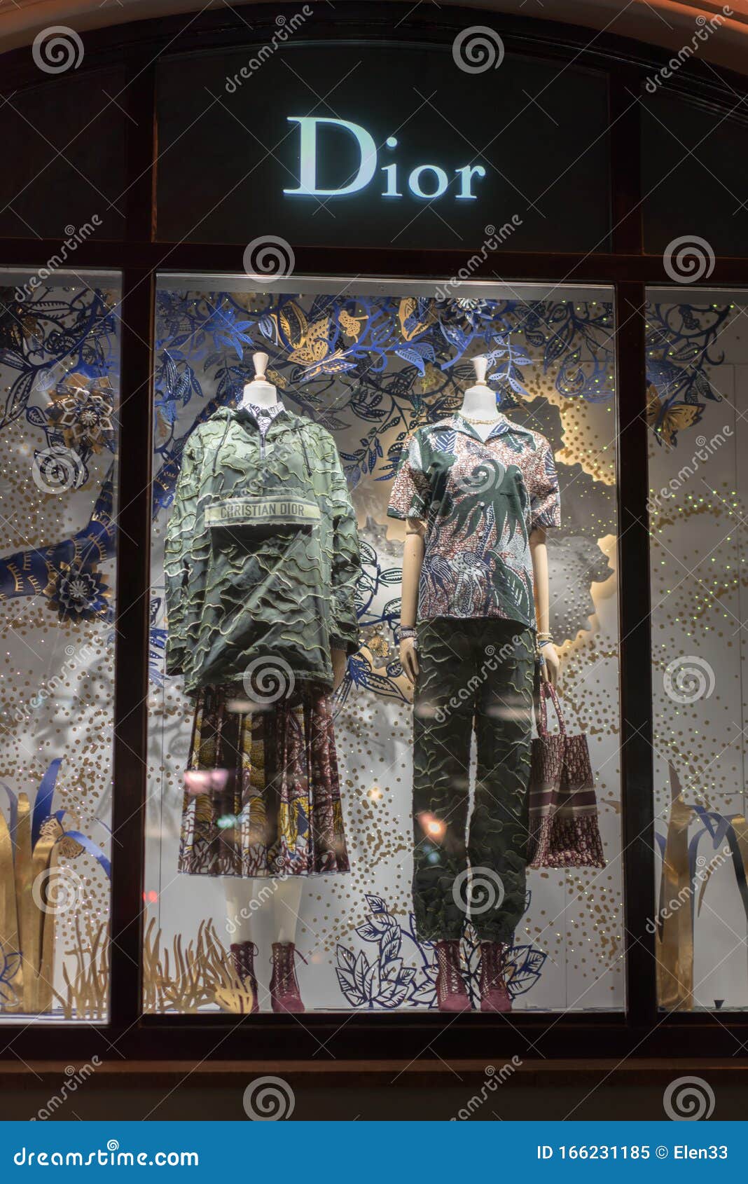 Vitrine louis vuitton hi-res stock photography and images - Alamy
