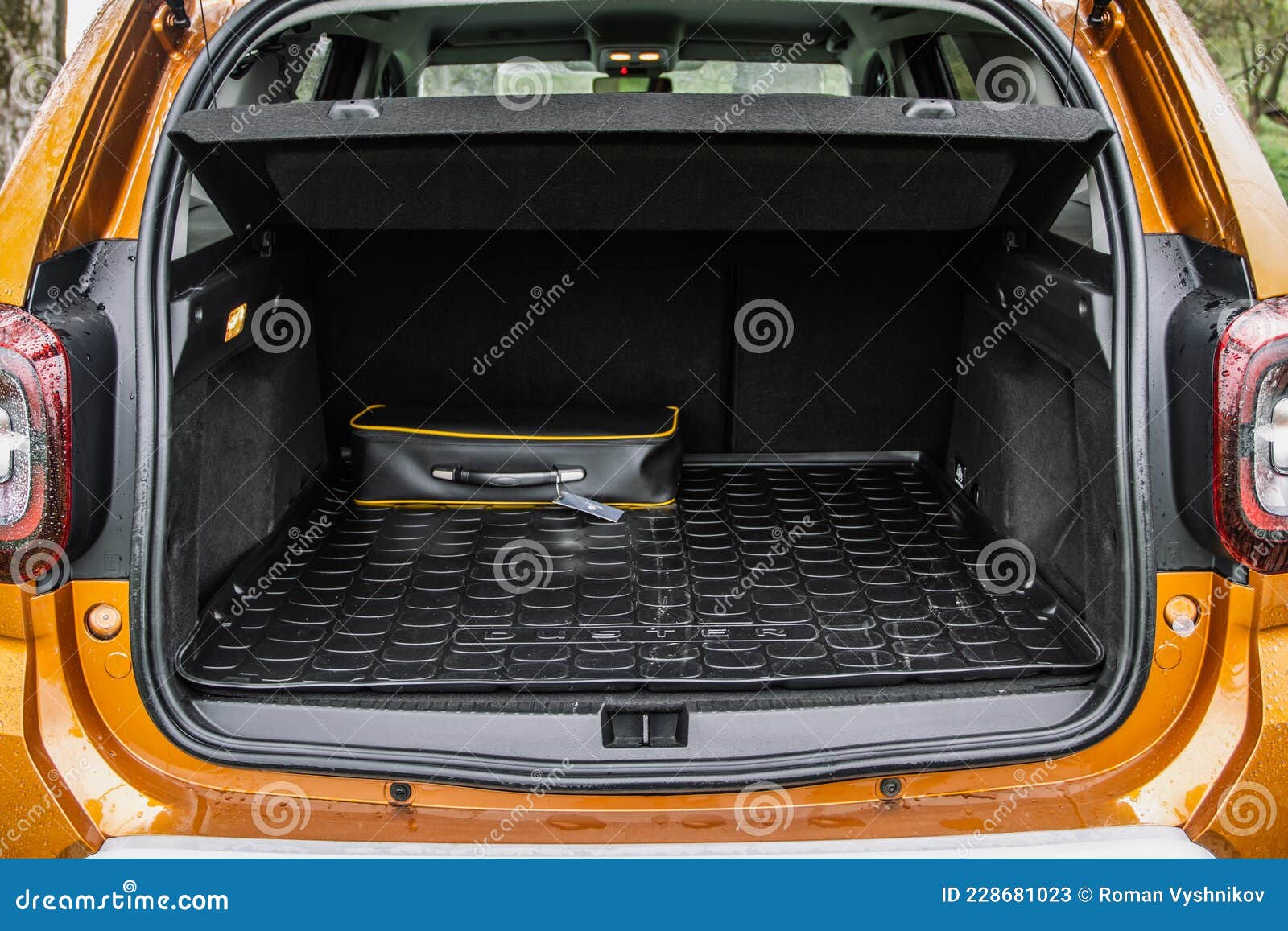 MOSCOW, RUSSIA - MAY 08, 2021 Renault Duster Second Generation Interior  View. Compact SUV Car Also Called Dacia Duster Editorial Image - Image of  duster, compact: 228681020