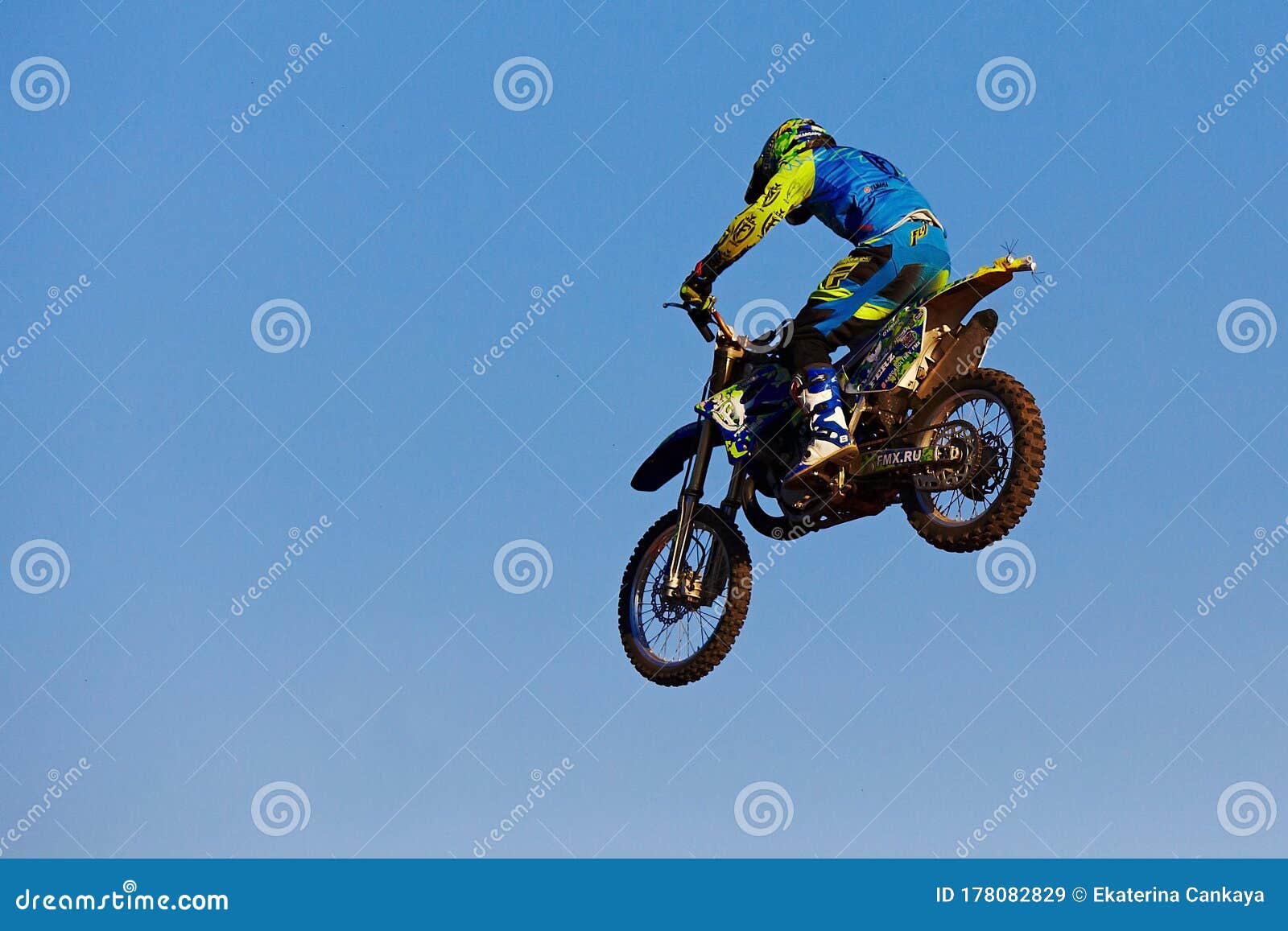 Moscow Russia September 23 17 Pro Motocross Rider Riding Fmx Motorbike Jumping Performing Extreme Stunt Professional Editorial Stock Image Image Of Jump Motorcycle
