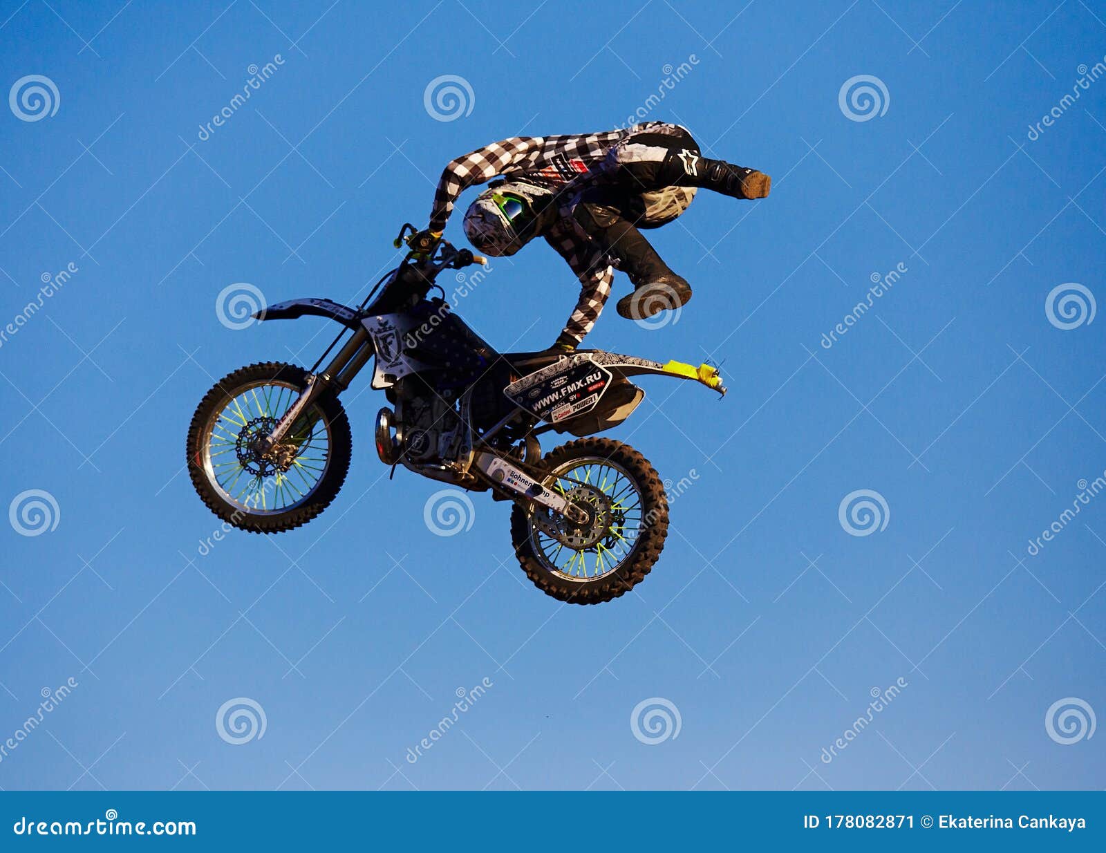 Moscow Russia September 23 17 Pro Motocross Rider Riding Fmx Motorbike Jumping Performing Extreme Stunt Professional Editorial Photo Image Of Jump Competition