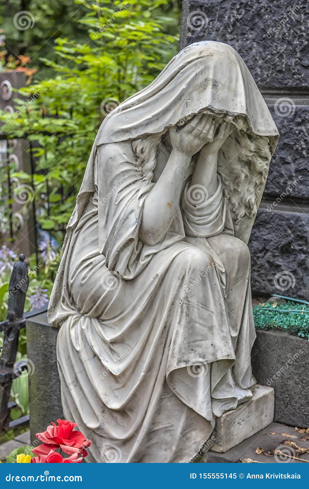Sculpture Of A Grieving Woman On A Grave Editorial Image Image Of Female Church 155555145