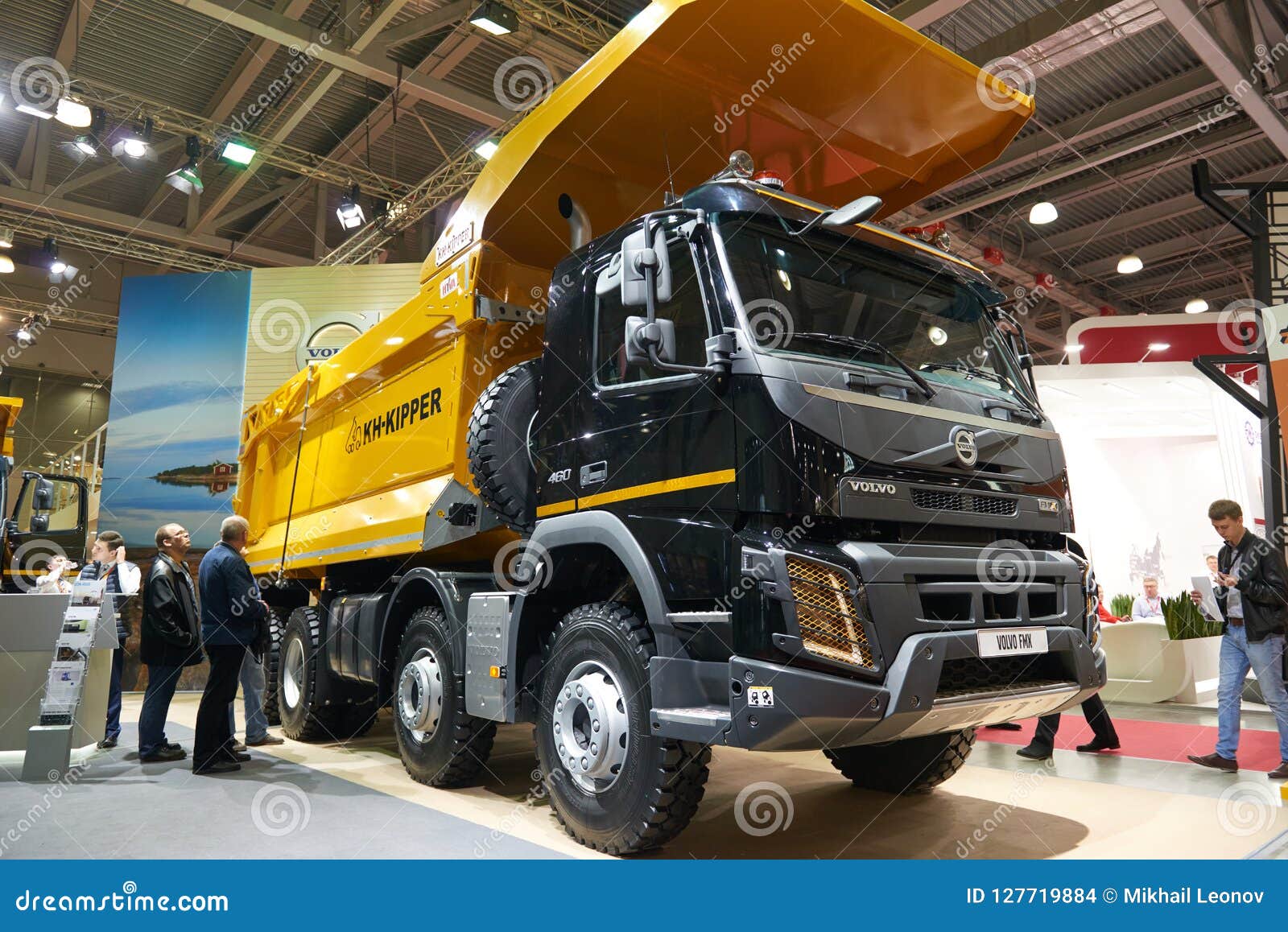 VOLVO FMX 460 heavy duty construction dumper truck Stock Photo - Alamy