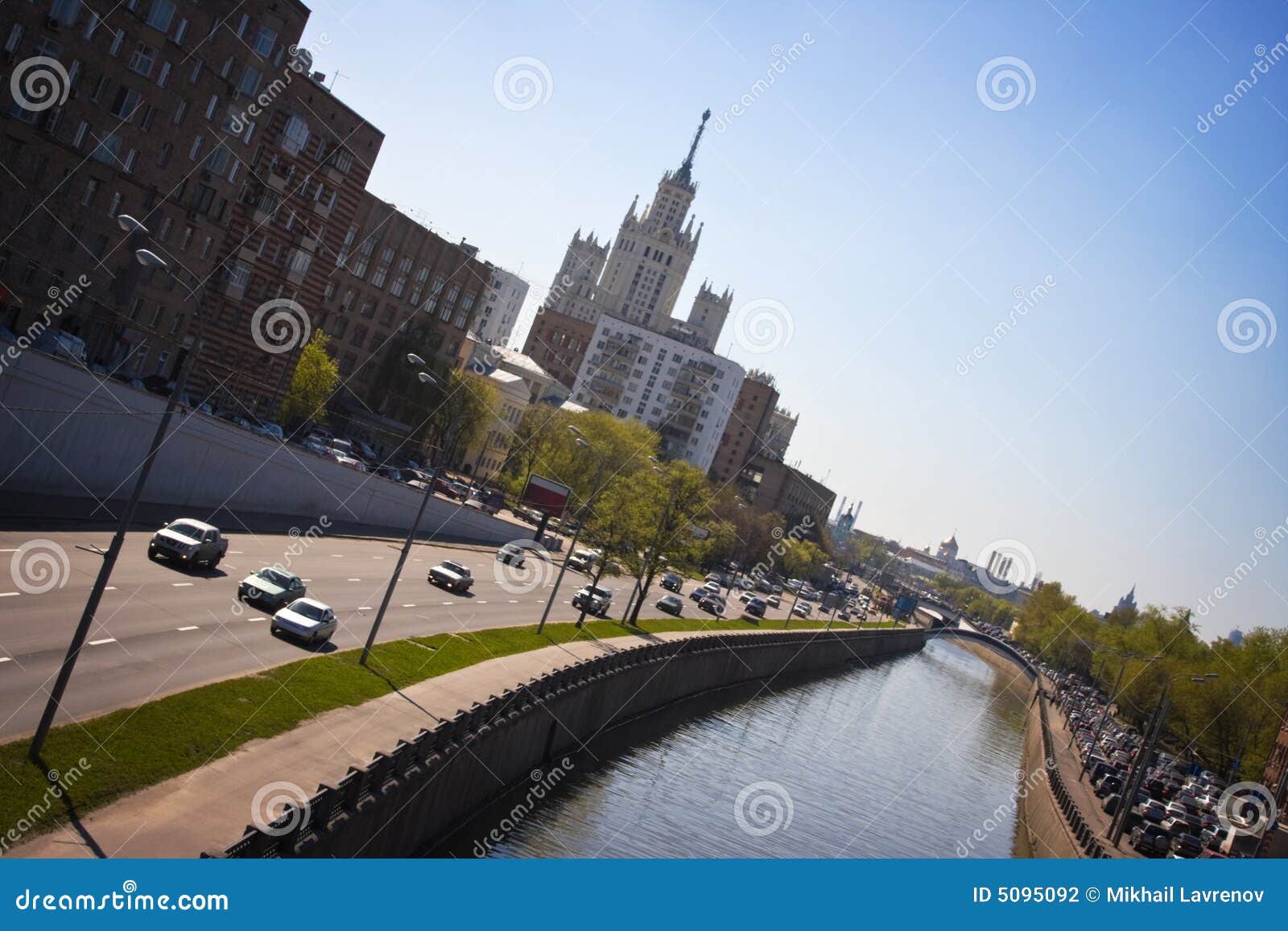 улица весенняя москва