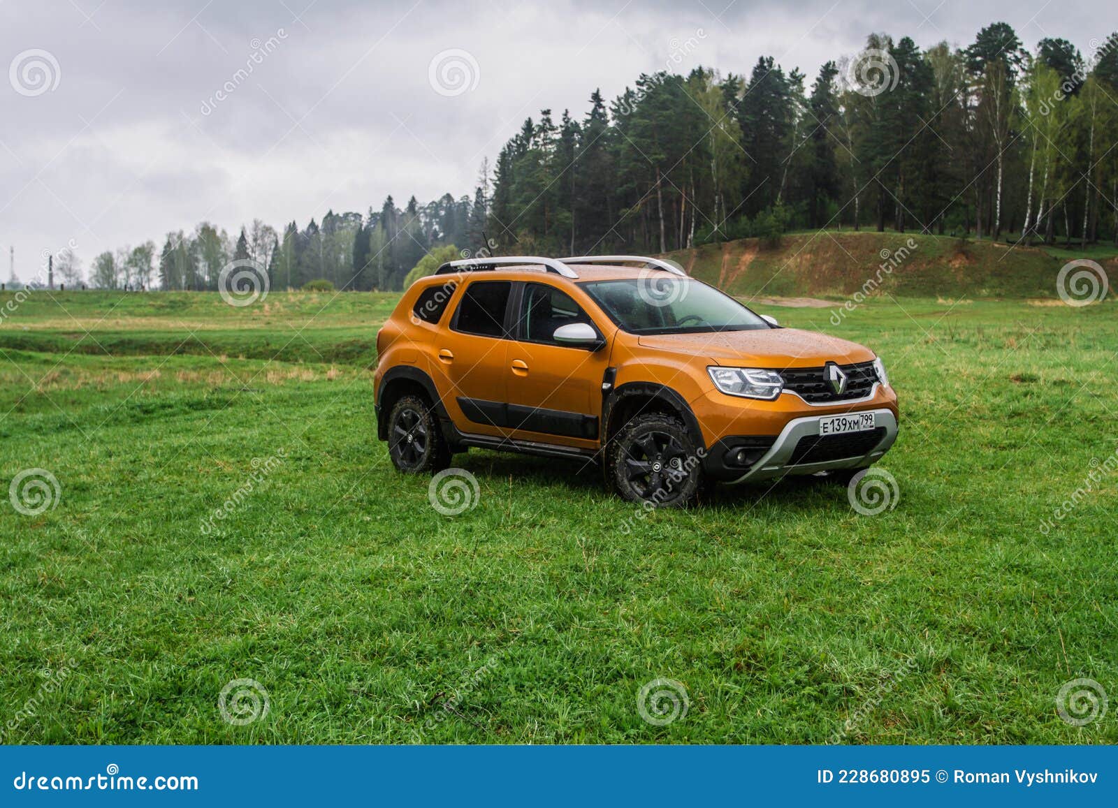 Moskau Russland Mai 08 2021 Renault Duster Zweite Generation Innenansicht.  Kompaktwagen, Auch Dacia-Duster Genannt. Schließen V Redaktionelles  Stockbild - Bild von benannt, landschaft: 228680984