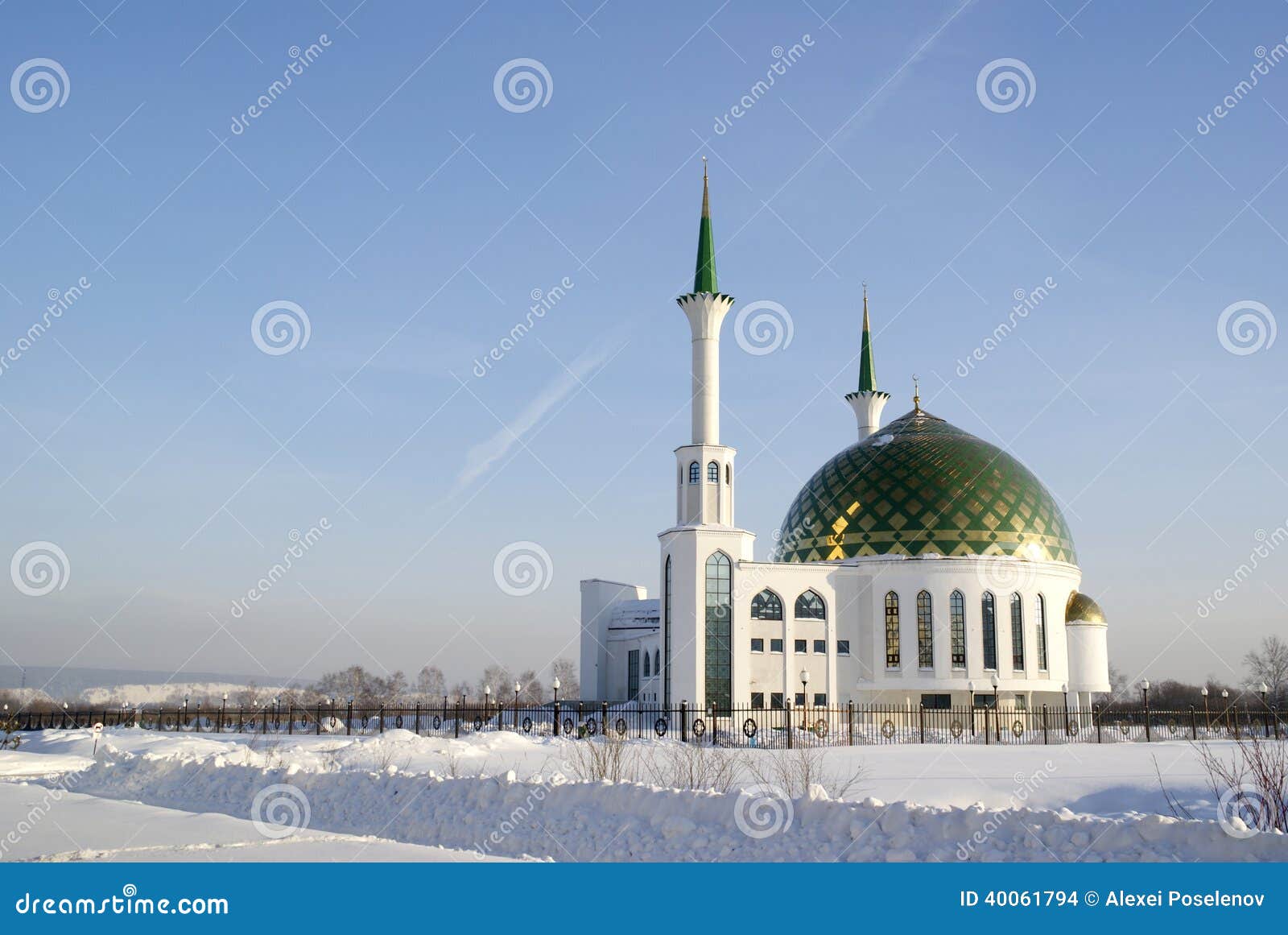 https://thumbs.dreamstime.com/z/mosque-dans-la-ville-de-kemerovo-40061794.jpg