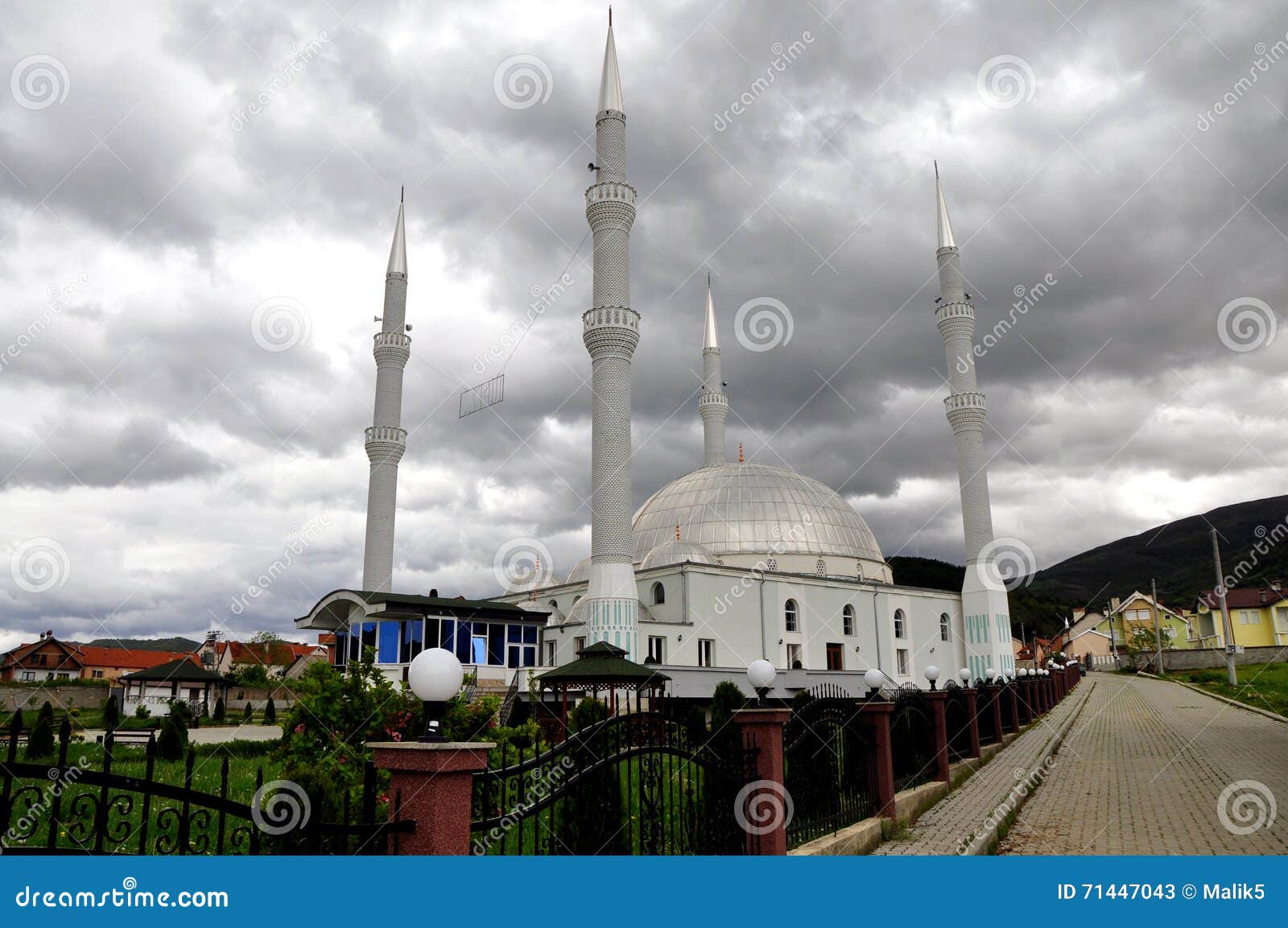 the mosque with four minarets