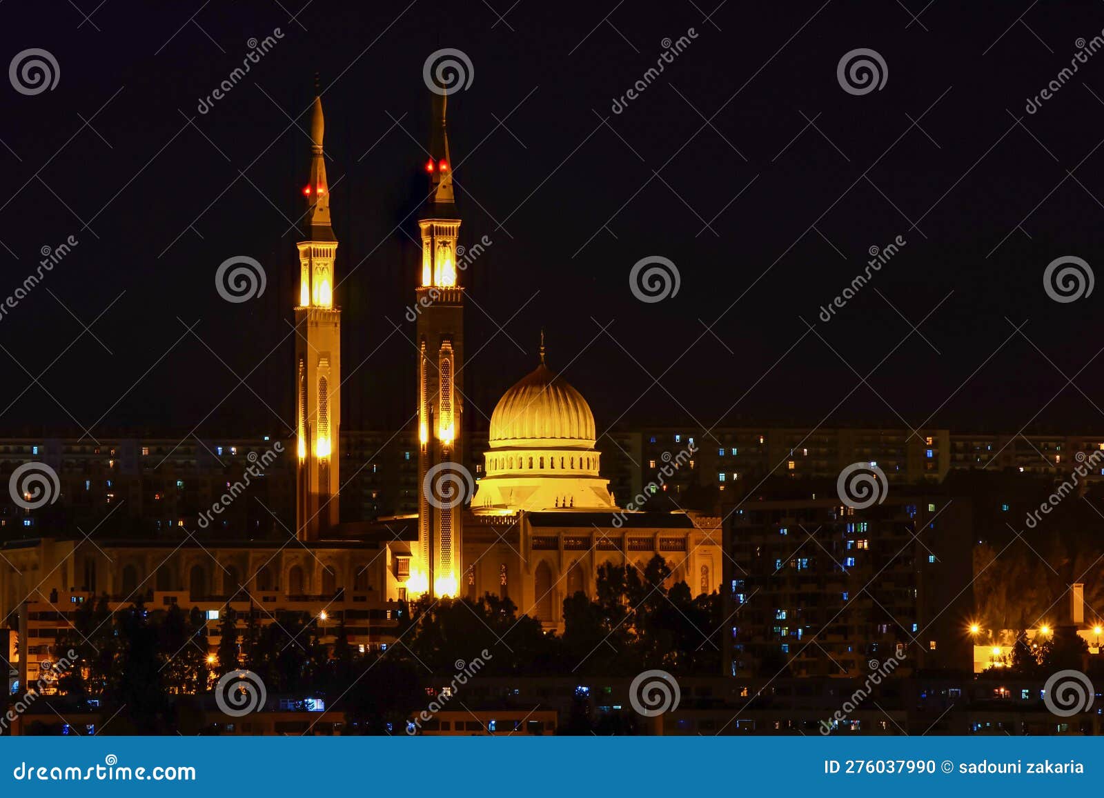 mosquee el amir abdelkader at night