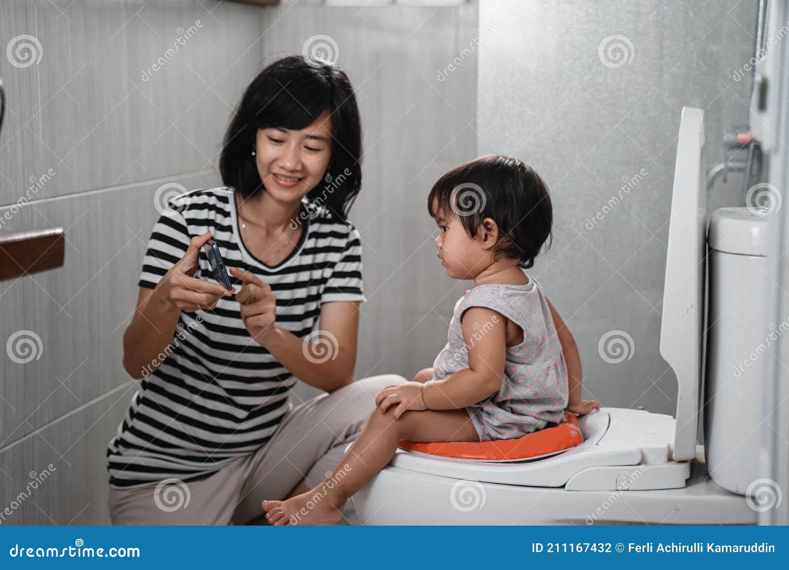 Girl Pooping On The Toilet