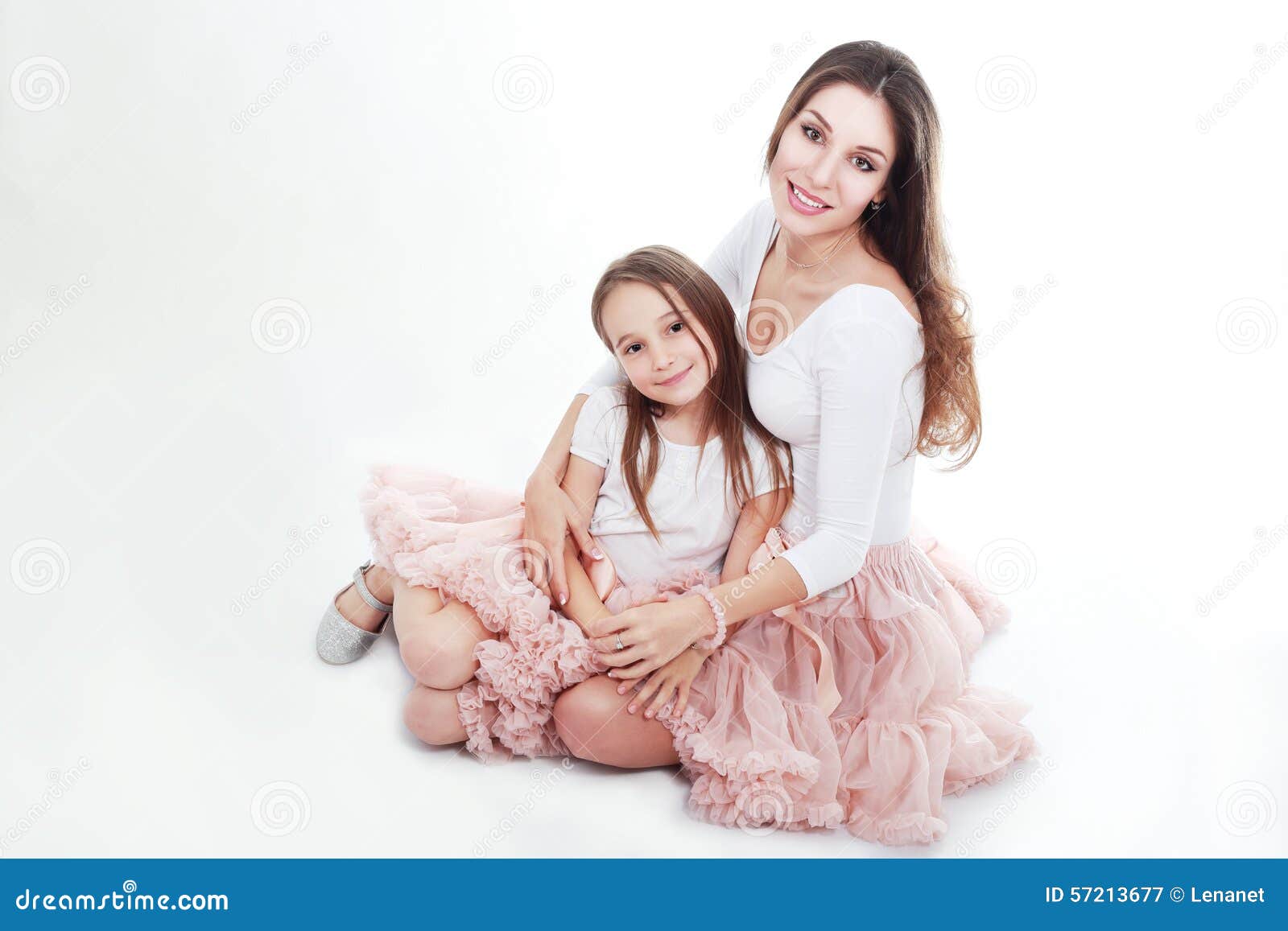 Mother daughter photo #creek #summer | Mother daughter photography, Mom  daughter photography, Mother daughter pictures