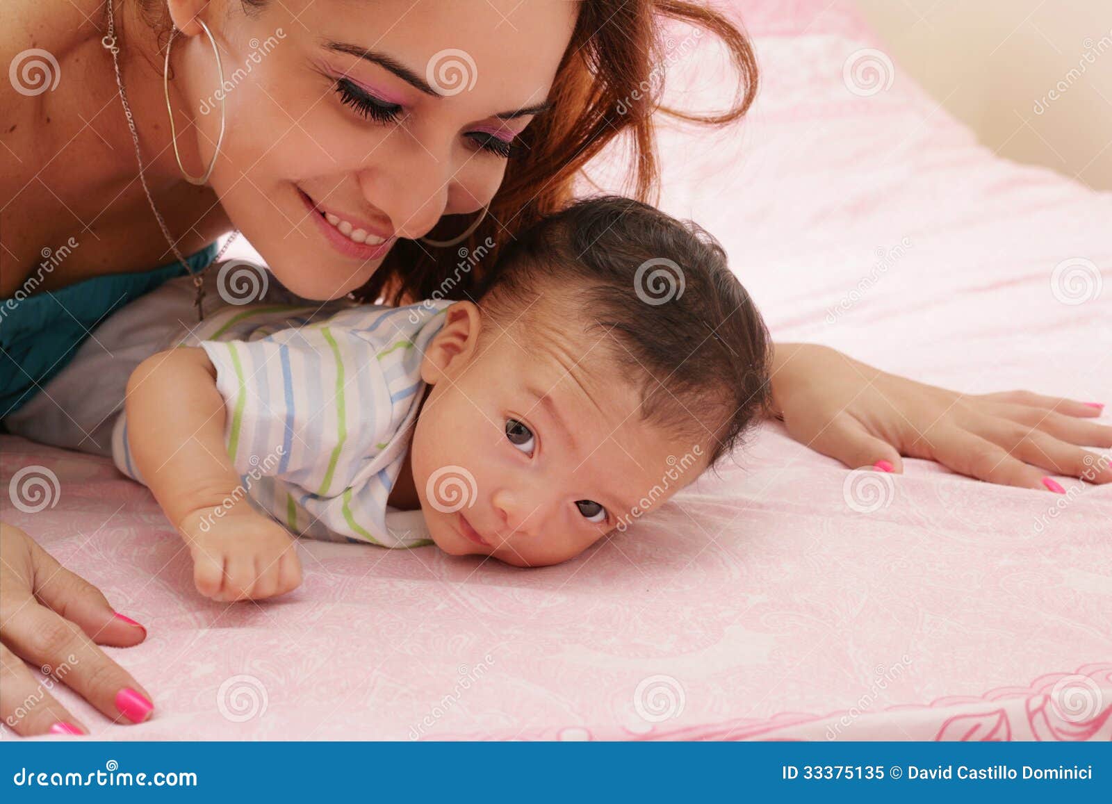 Mother and Her Newborn Baby Stock Image - Image of cute, human: 33375135, image size:1600x1157