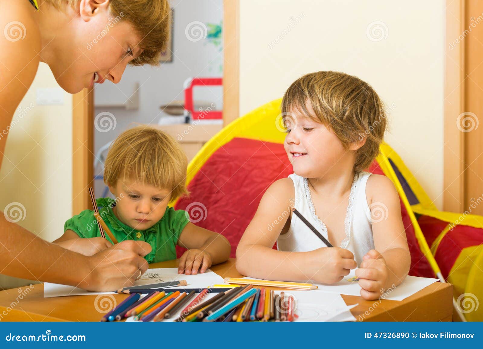 Mother and Kids Drawing with Pencils Stock Photo - Image of enjoyment,  calm: 47326890