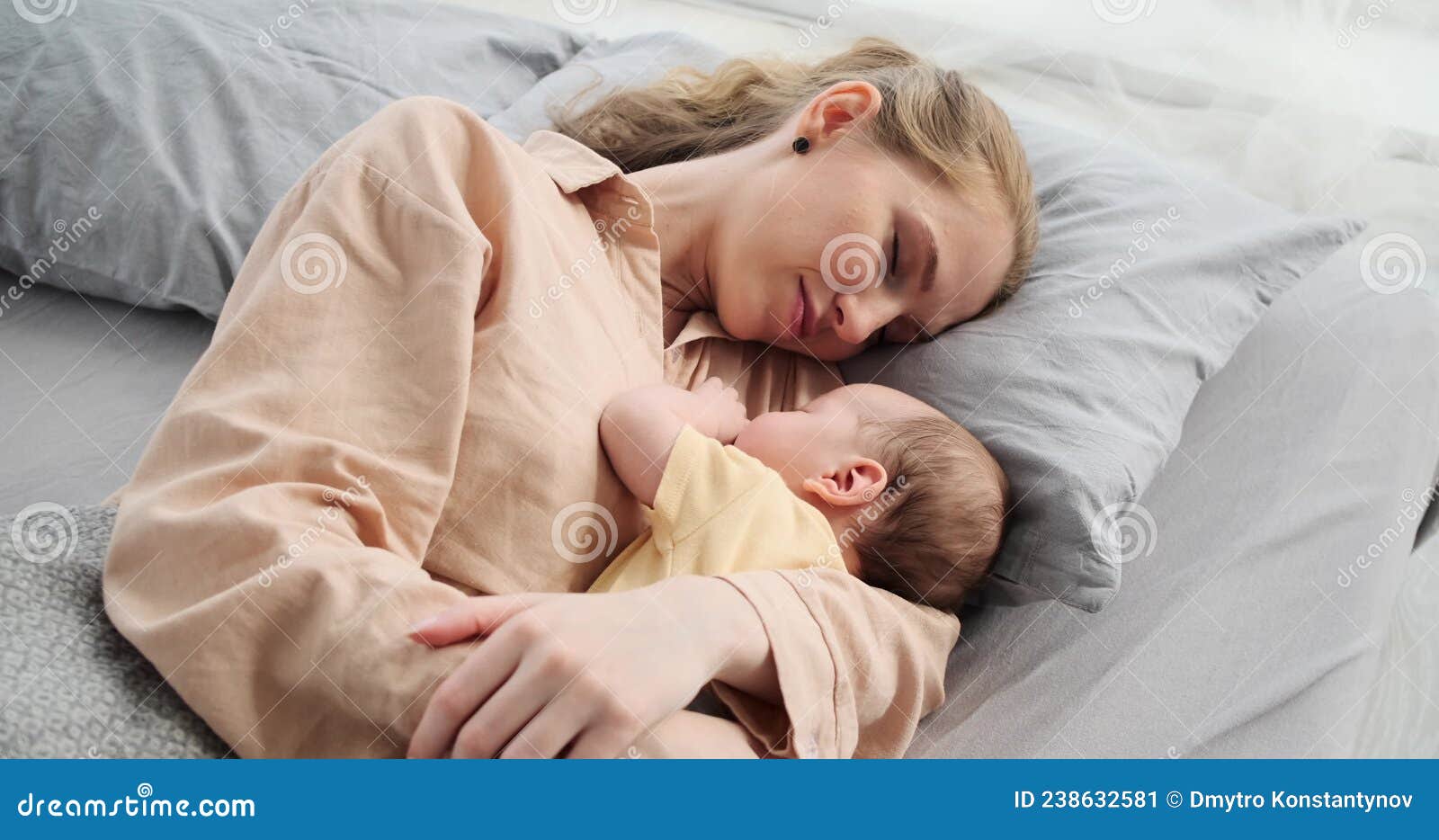 1600px x 934px - Mother Sleeping with Her Baby Son on Bed Stock Video - Video of pillow,  baby: 238632581
