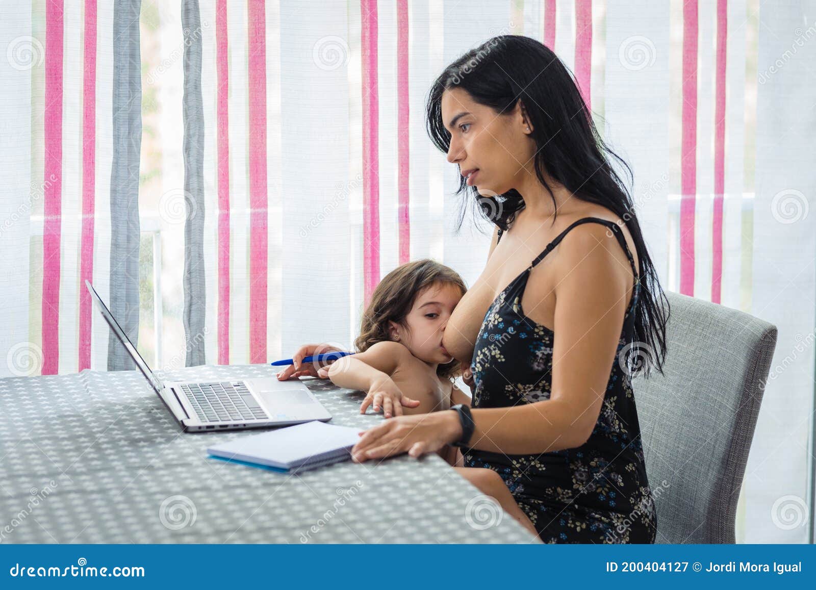 Pump Breastmilk and Work on Office Computer Stock Image - Image of  breastfeeding, keyboard: 118161019