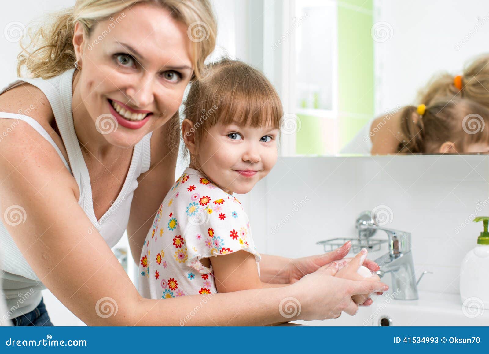 Mother washing kid hands stock image. Image of beautiful 41534993