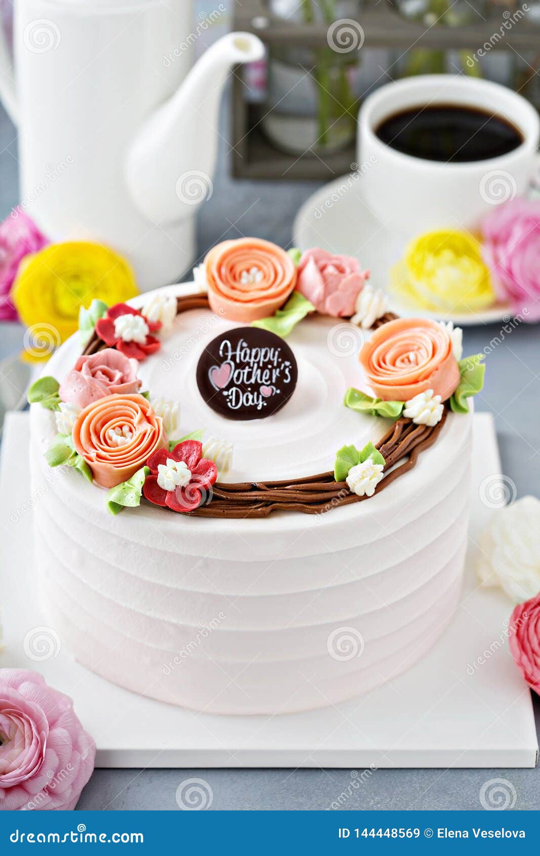 Mothers Day Cake with Flowers Stock Image - Image of happy, icing ...