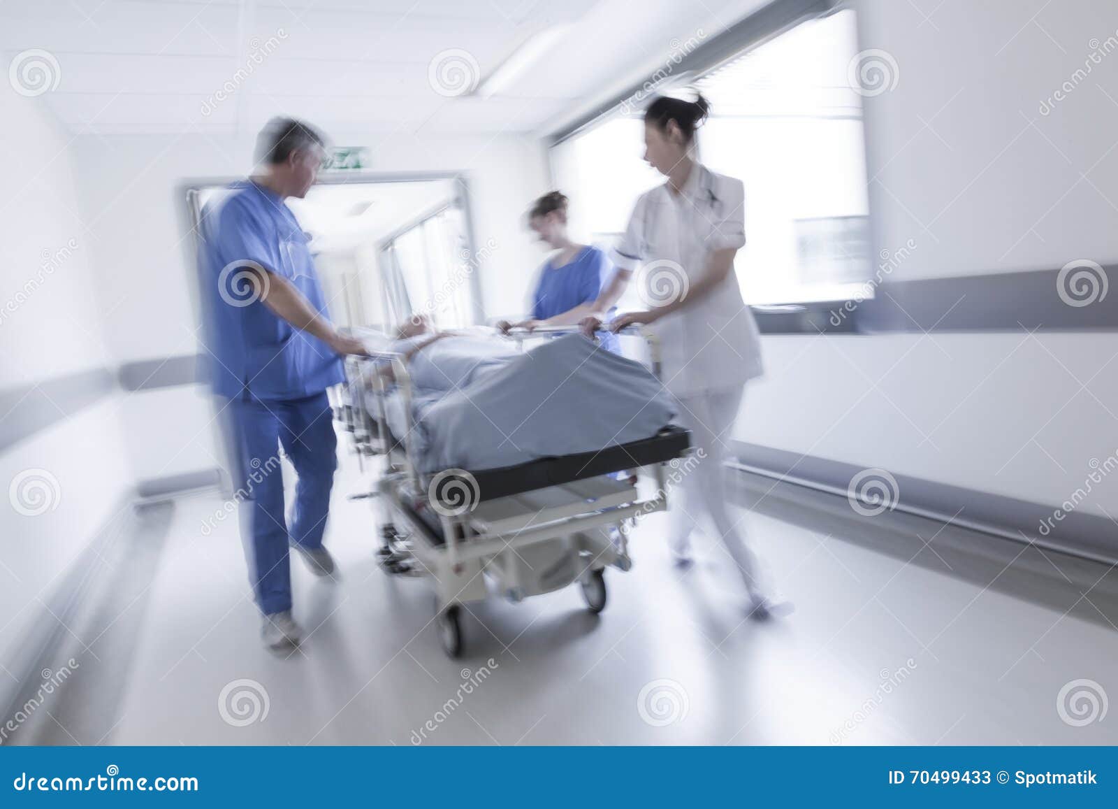 difference between stretcher and gurney